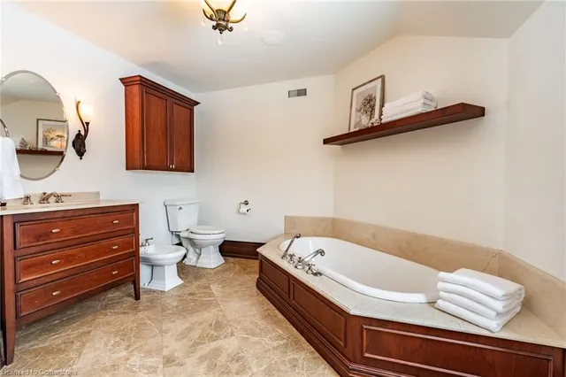 Additional property image - 76 Oak Ave