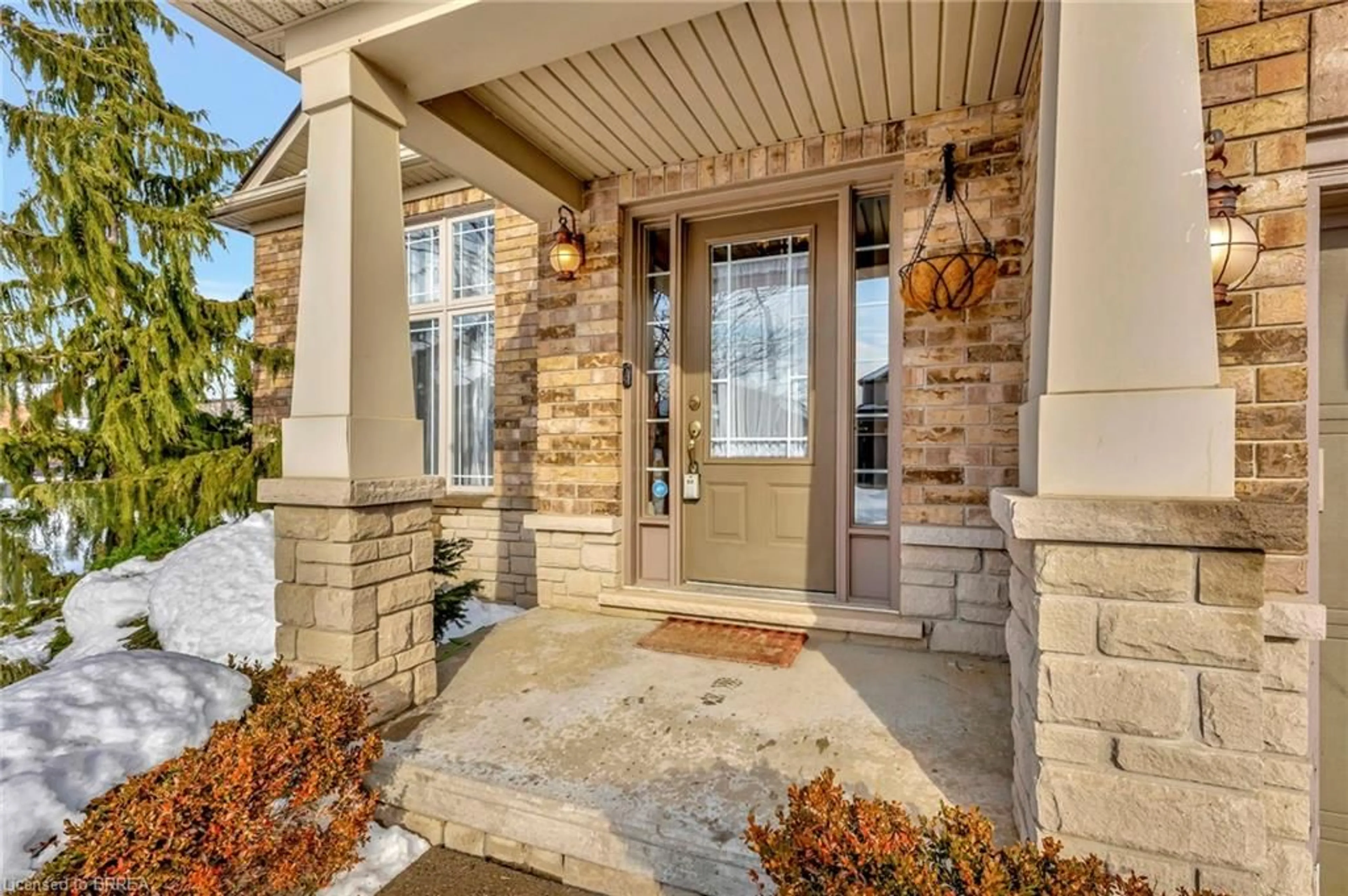 Indoor entryway for 15 Cardinal Lane, Paris Ontario N3L 4G2