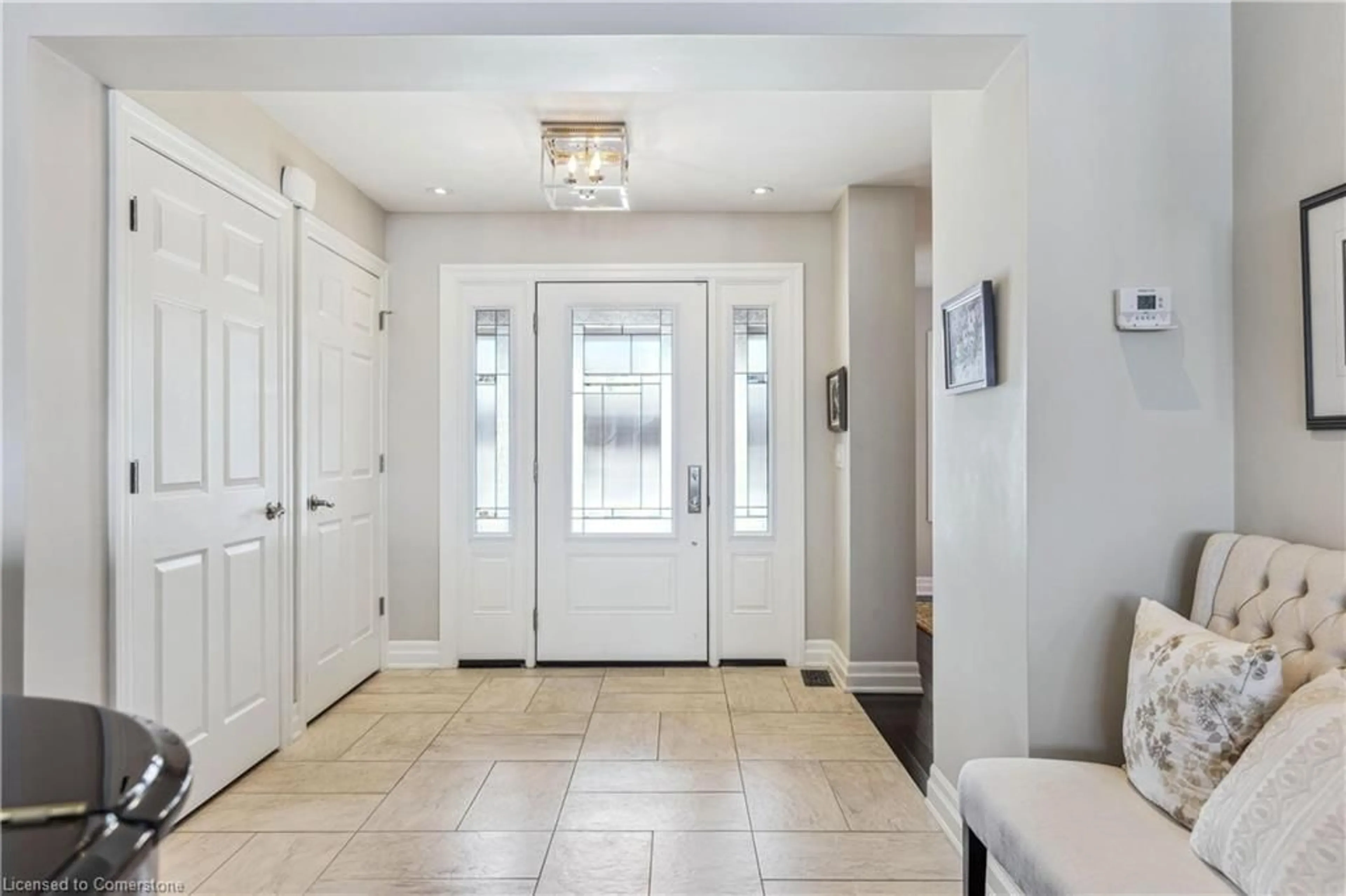 Indoor entryway for 97 Lakeview Dr, Stoney Creek Ontario L8E 5A6