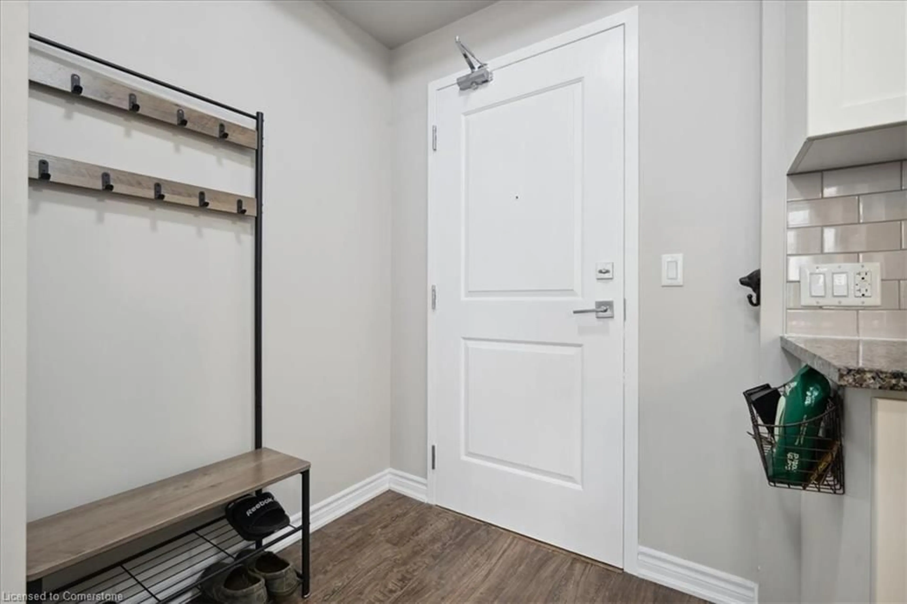 Indoor entryway for 2490 Old Bronte Rd #301, Oakville Ontario L6M 0Y5