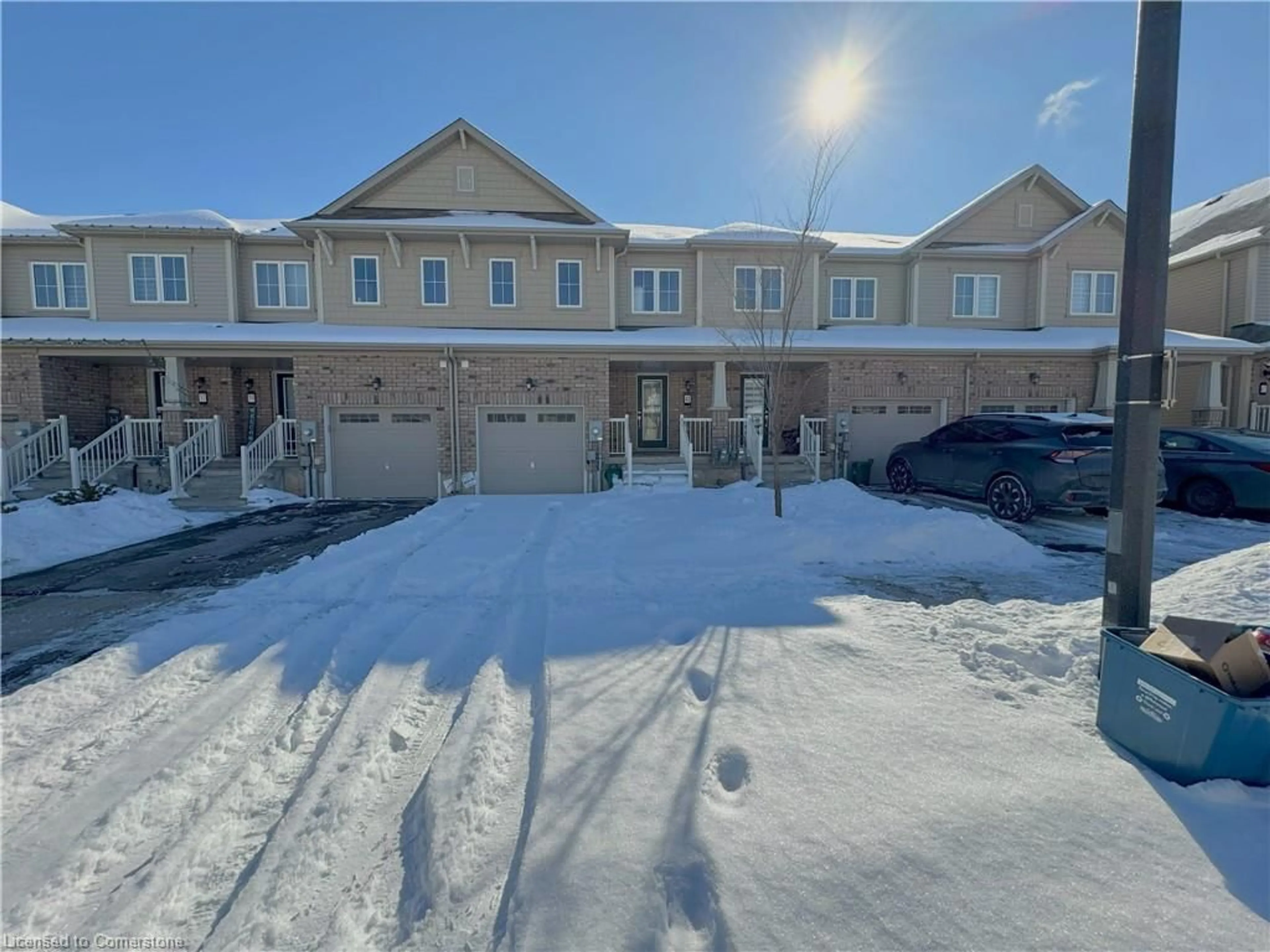 A pic from outside/outdoor area/front of a property/back of a property/a pic from drone, street for 41 Cooke Ave, Brantford Ontario N3T 0S1