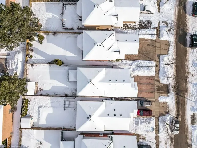 Additional property image - 369 Macintosh Dr