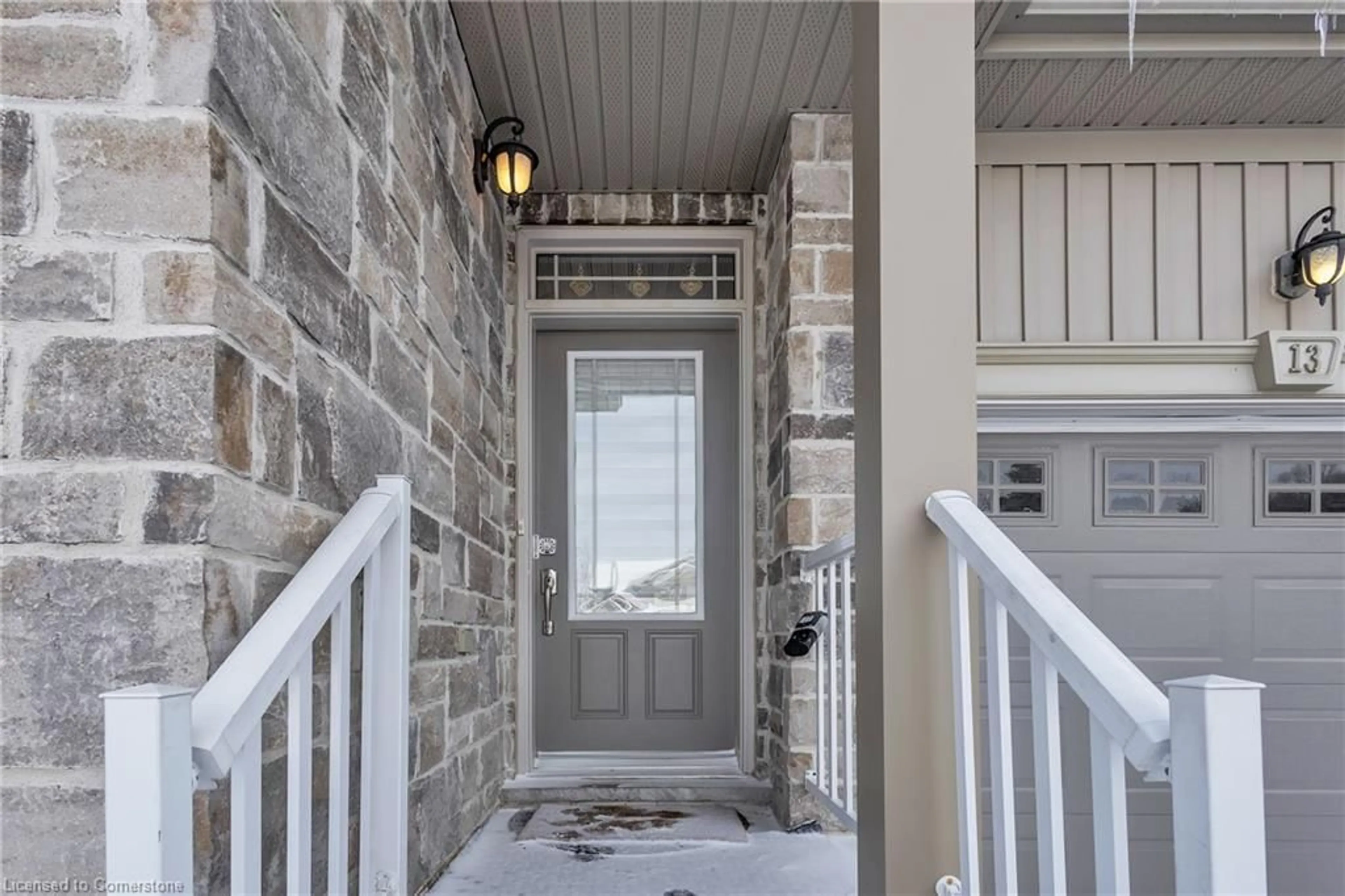 Indoor entryway for 795 Laurelwood Dr #C13, Waterloo Ontario N2V 0A3