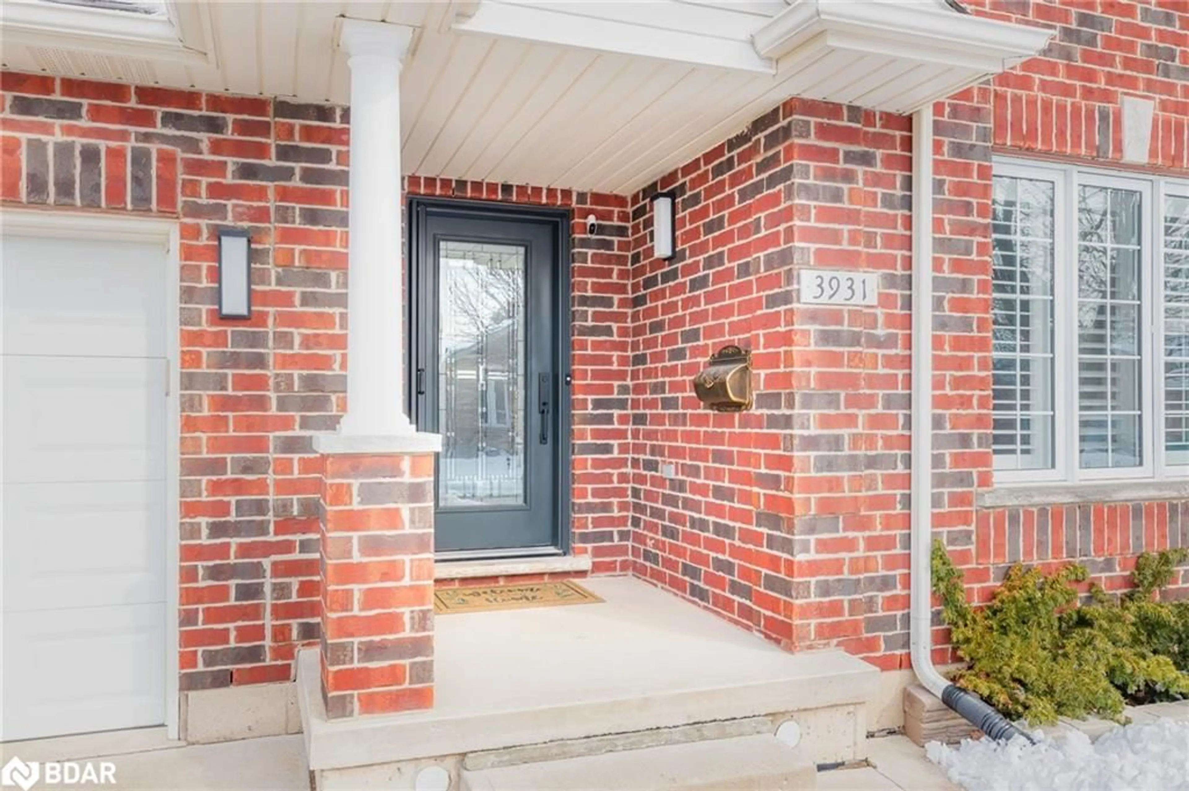 Home with brick exterior material, street for 3931 Durban Lane, Lincoln Ontario L0R 2C0