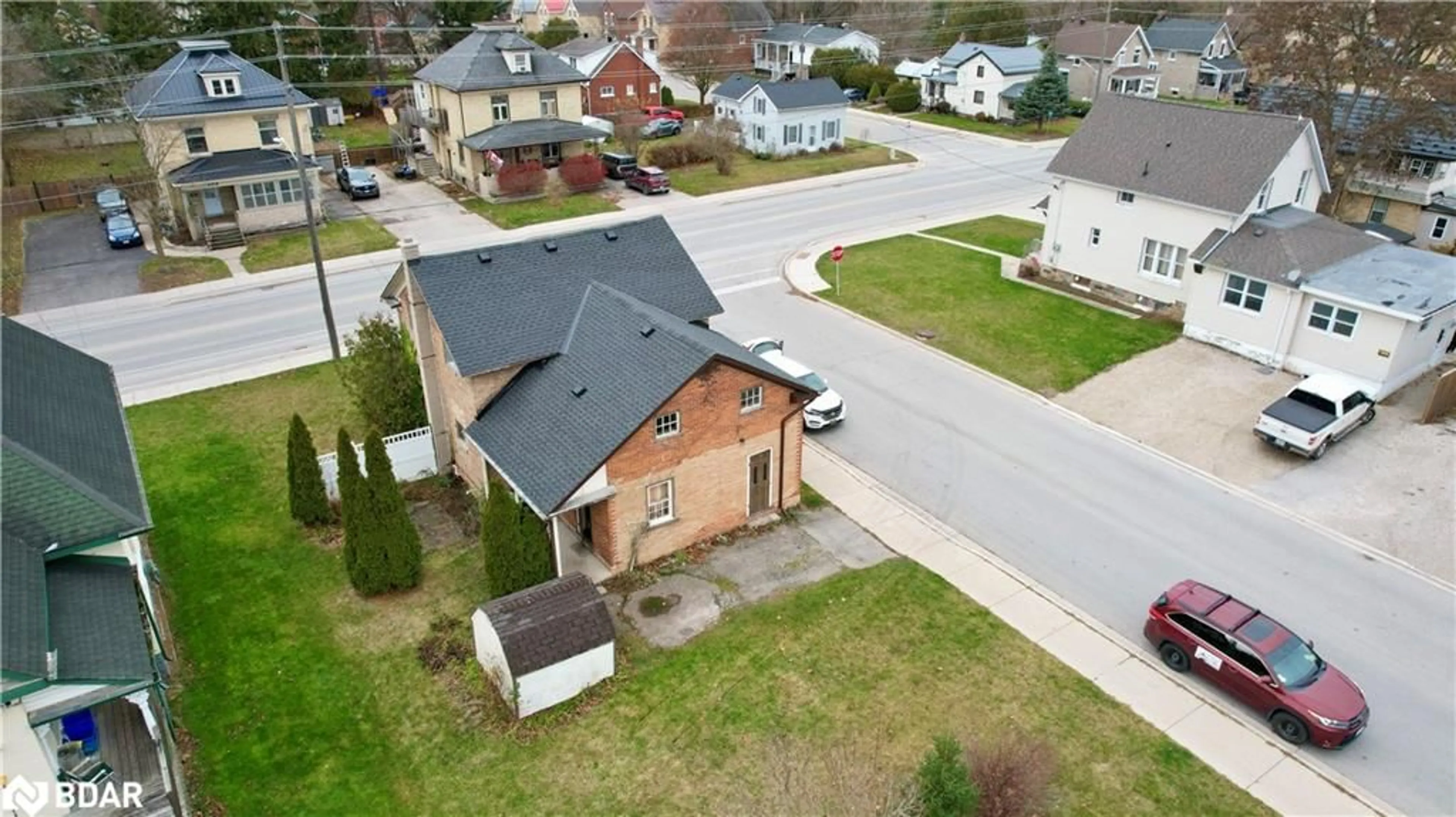 A pic from outside/outdoor area/front of a property/back of a property/a pic from drone, street for 563 7th Ave, Hanover Ontario N4N 2J8