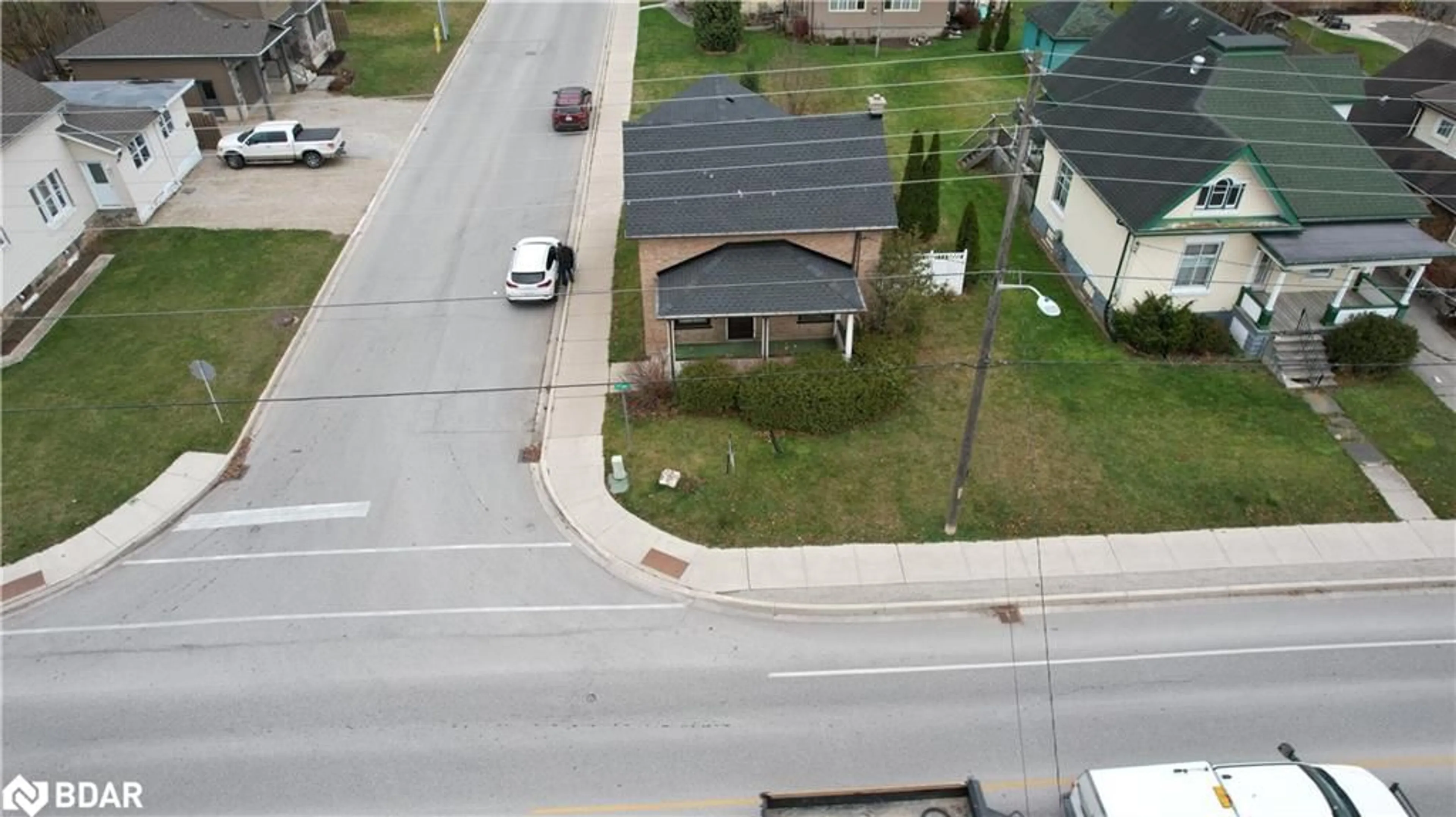 A pic from outside/outdoor area/front of a property/back of a property/a pic from drone, street for 563 7th Ave, Hanover Ontario N4N 2J8