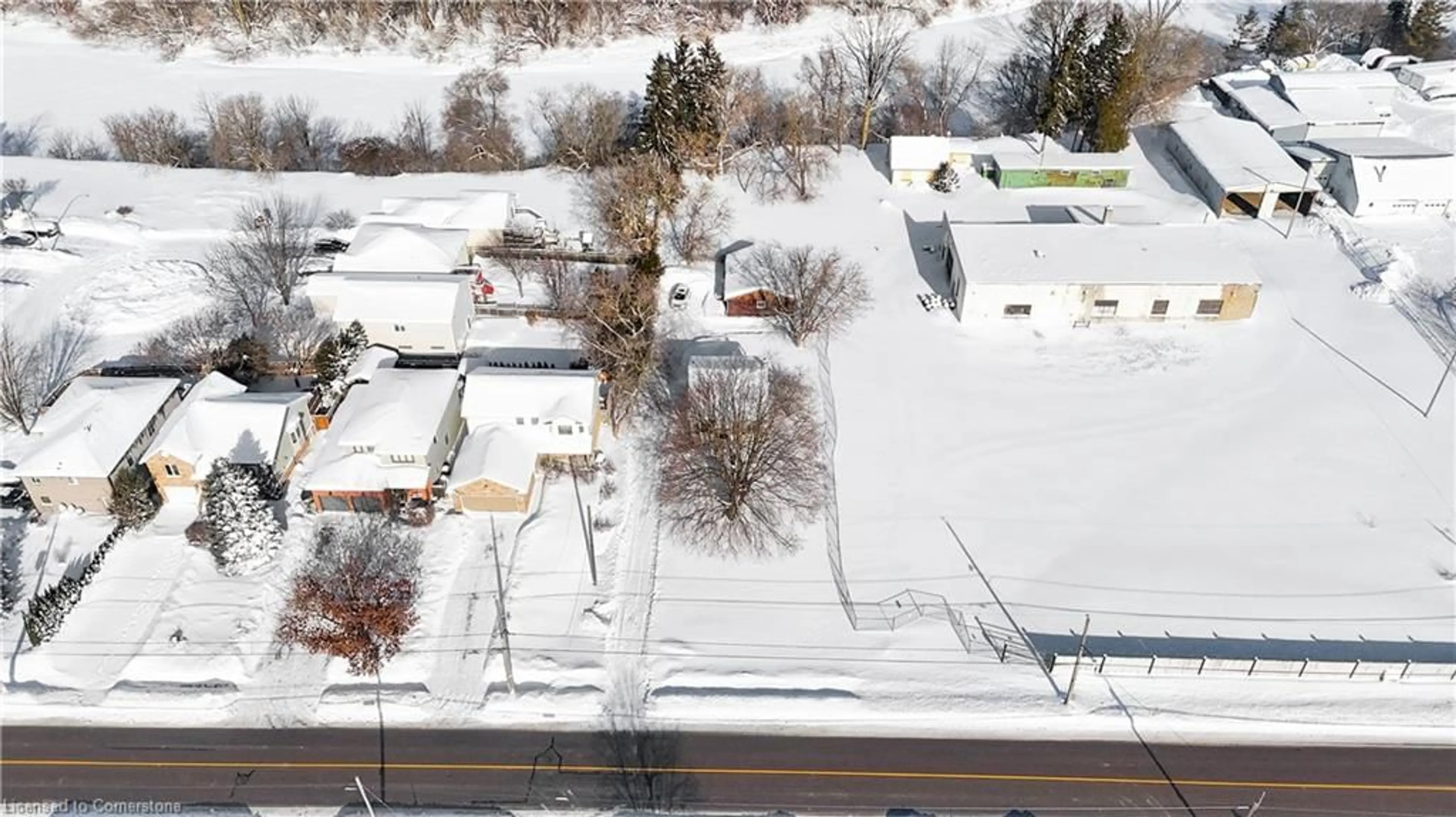 A pic from outside/outdoor area/front of a property/back of a property/a pic from drone, street for 107 Bloomingdale Rd, Kitchener Ontario N2K 1A5