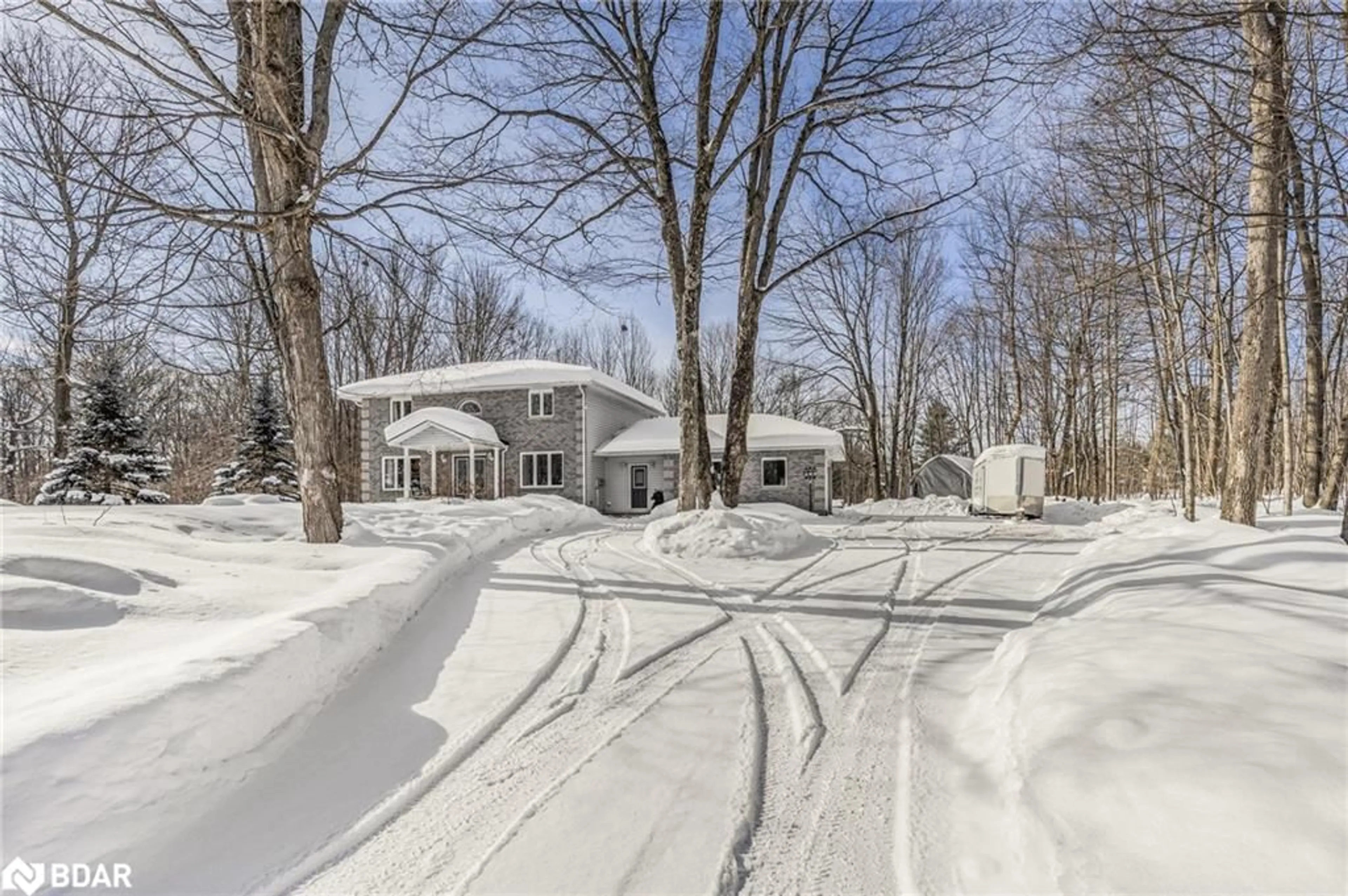 A pic from outside/outdoor area/front of a property/back of a property/a pic from drone, street for 5810 Lowanda Lane, Sebright Ontario L0K 1W0