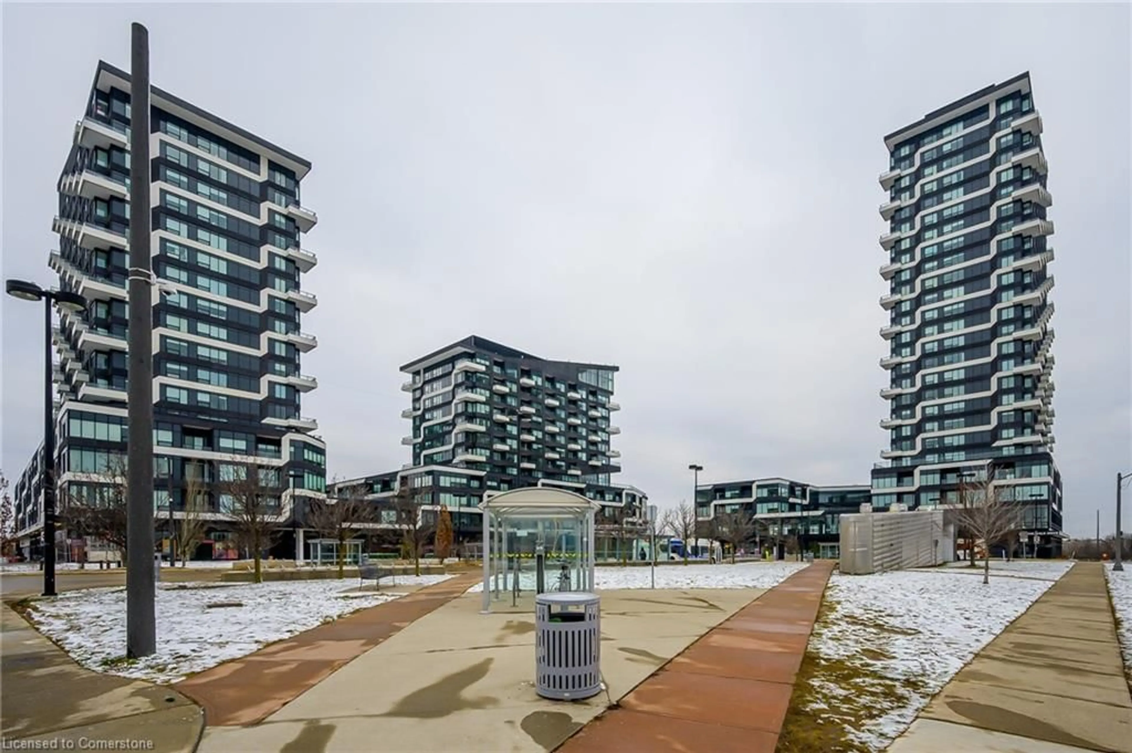 Patio, unknown for 2485 Taunton Rd #243, Oakville Ontario L6H 3R8