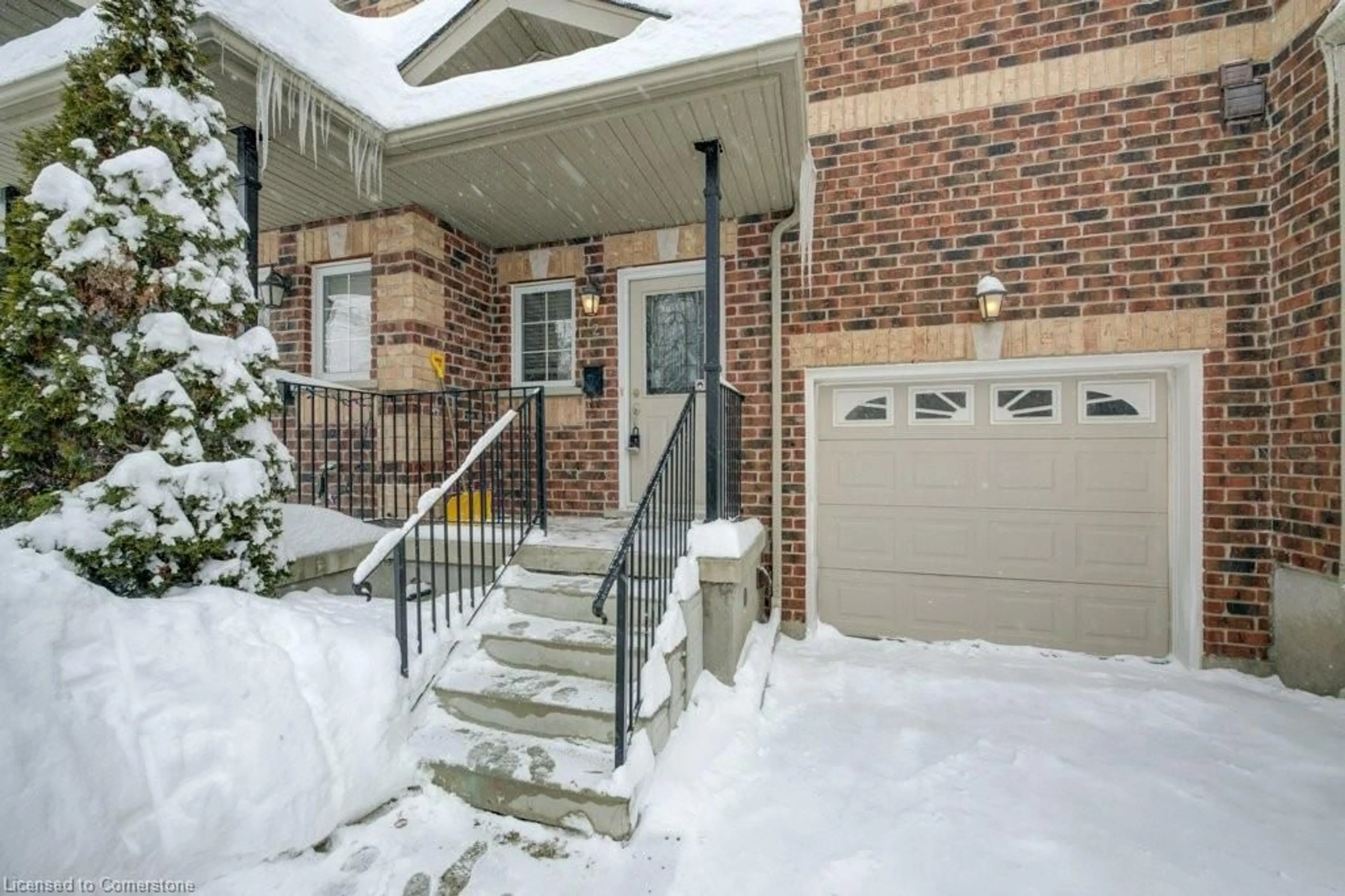 Indoor entryway for 76 Woolwich St #2, Kitchener Ontario N2K 1S3