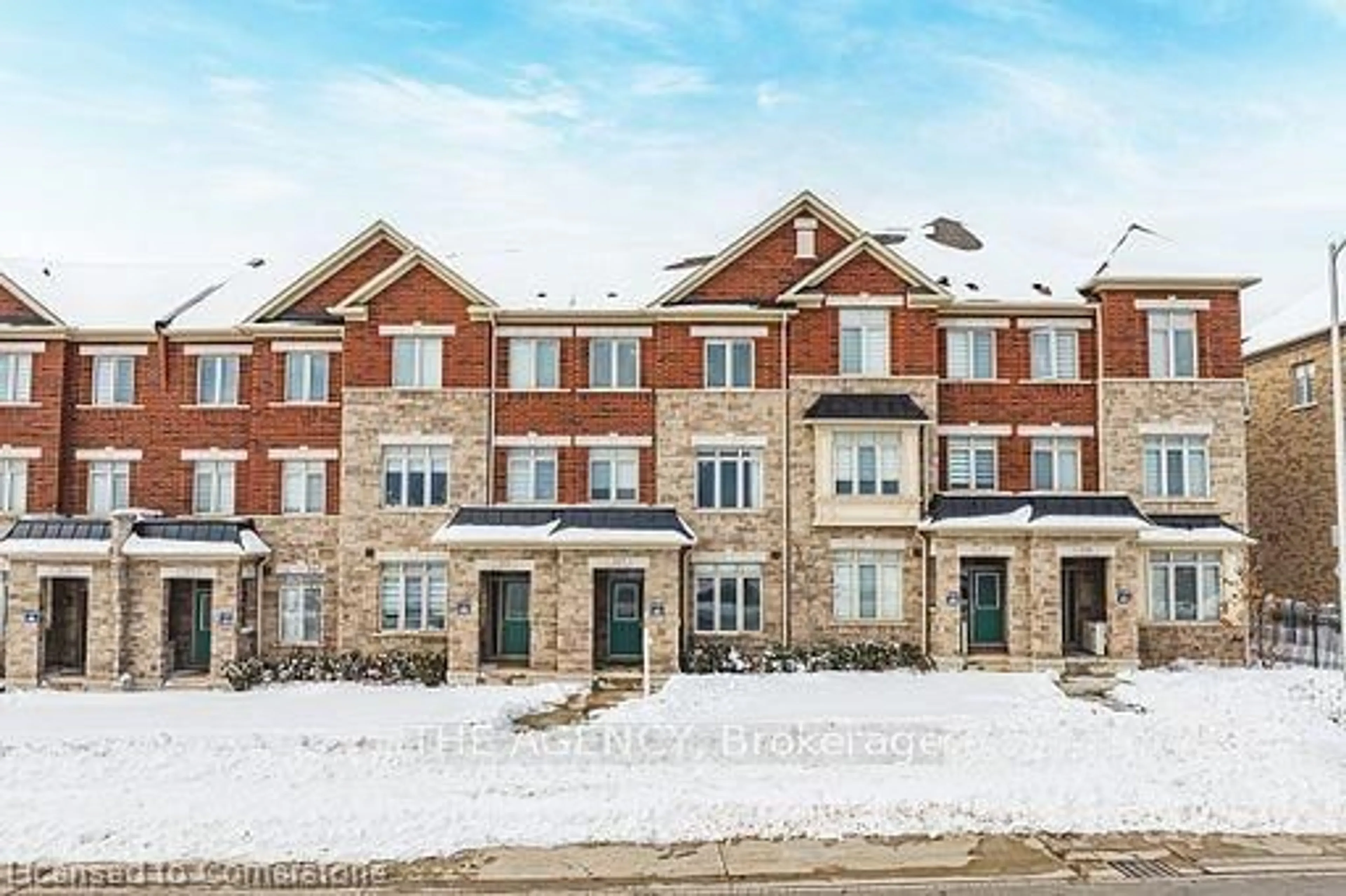 Home with brick exterior material, unknown for 525 Dundas St East, Oakville Ontario L6H 3P6