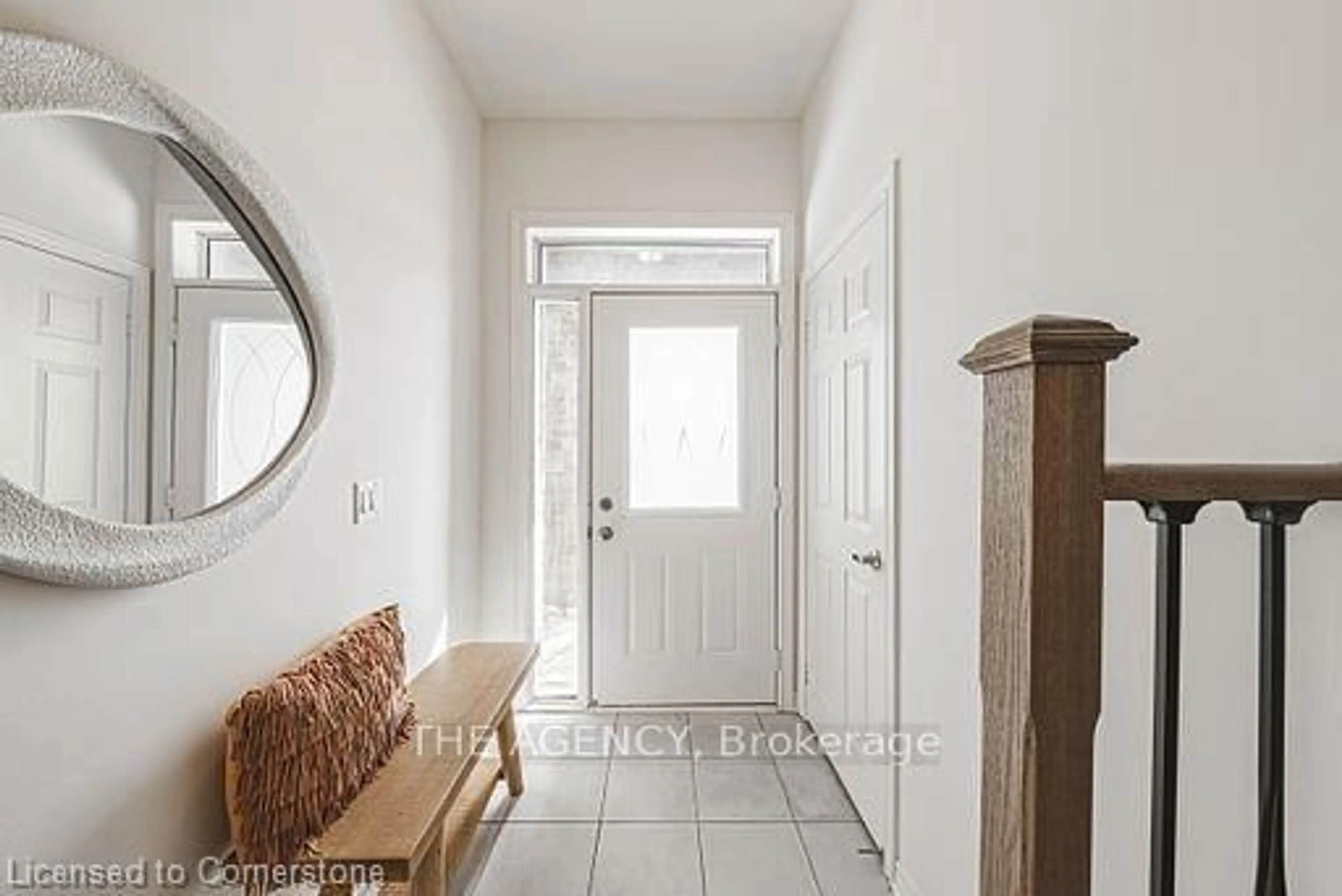 Indoor entryway for 525 Dundas St East, Oakville Ontario L6H 3P6