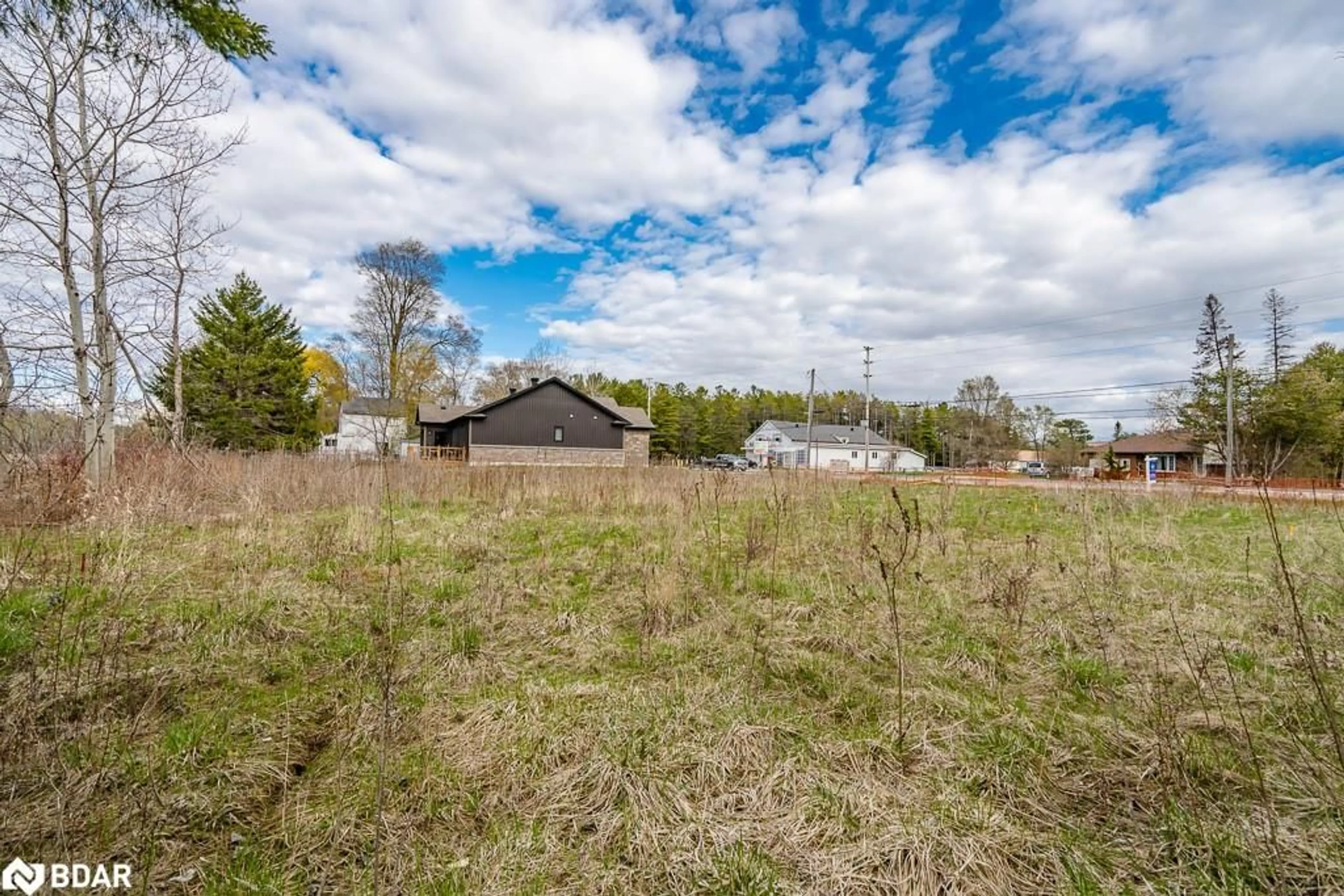 A pic from outside/outdoor area/front of a property/back of a property/a pic from drone, unknown for 28 Brentwood Rd, Angus Ontario L0M 1B2