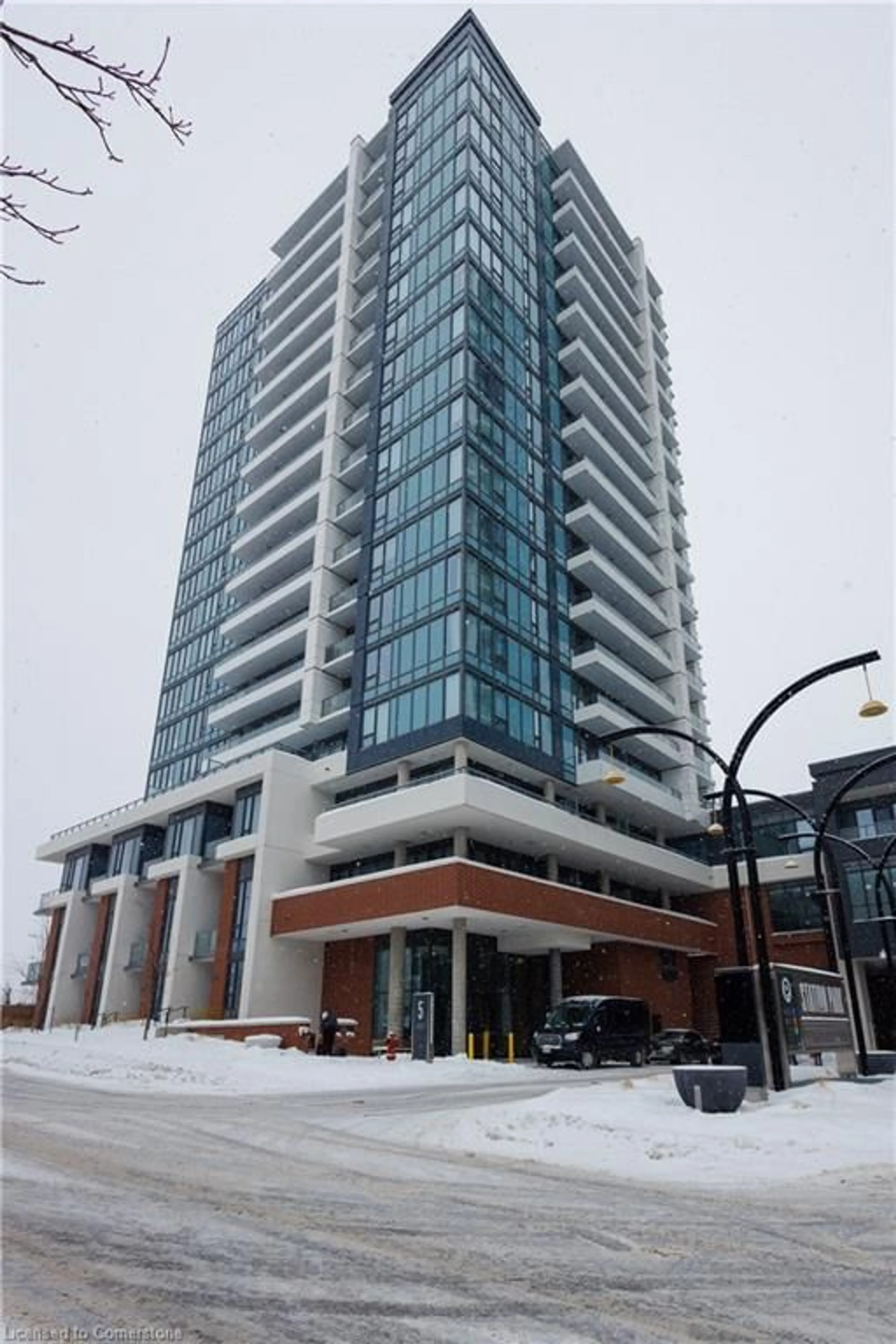 Indoor foyer for 5 Wellington St #1505, Kitchener Ontario N2G 1C7