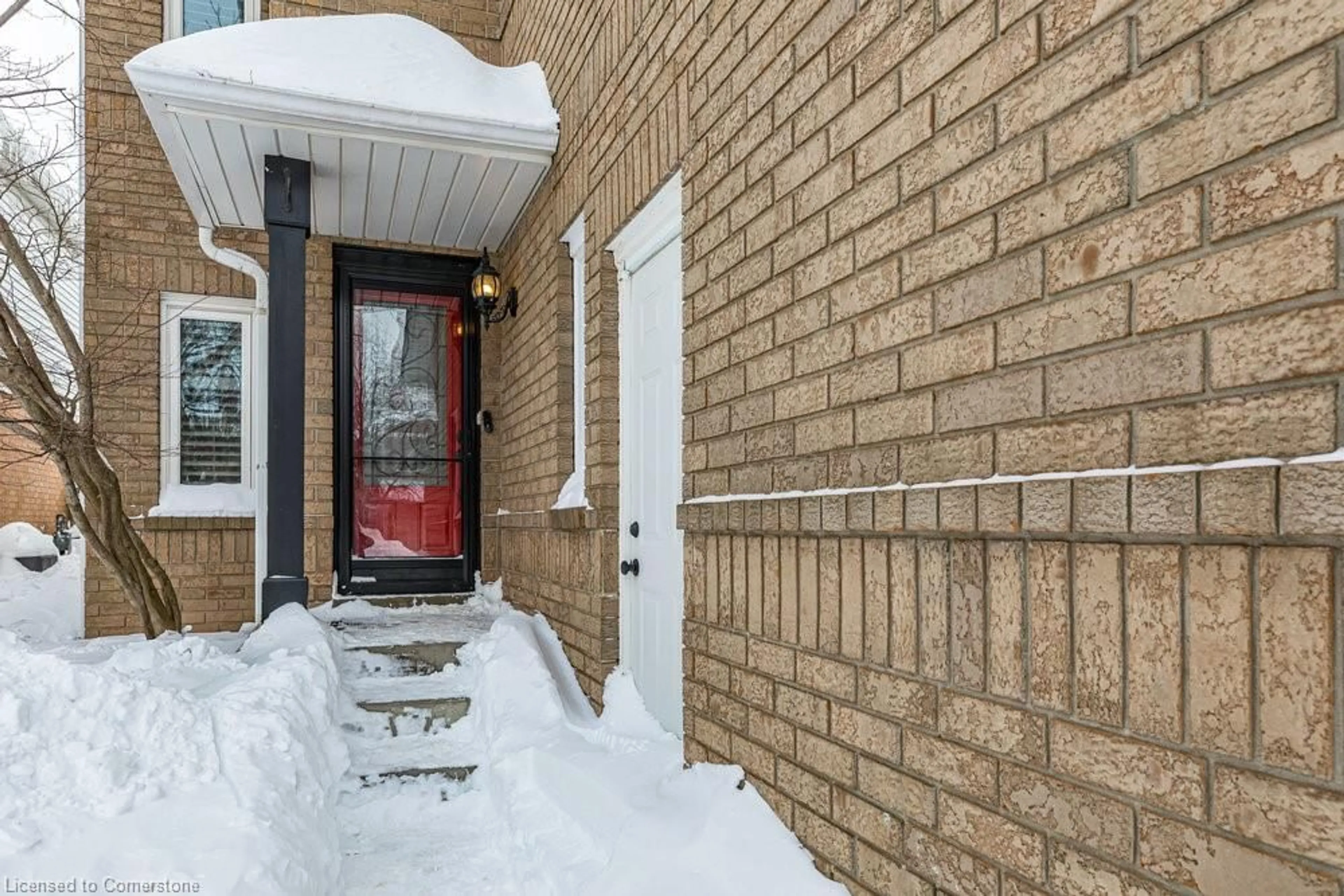 Indoor entryway for 66 Fellowes Cres, Waterdown Ontario L8B 0M1