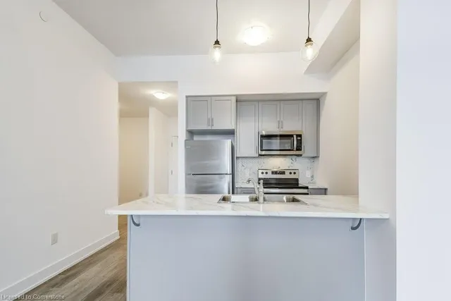 Additional property image - 460 Dundas St Unit 513
