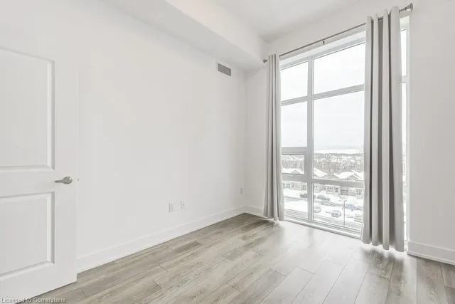 Additional property image - 460 Dundas St Unit 513