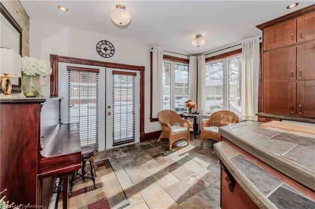 Additional property image - 33 Roland St