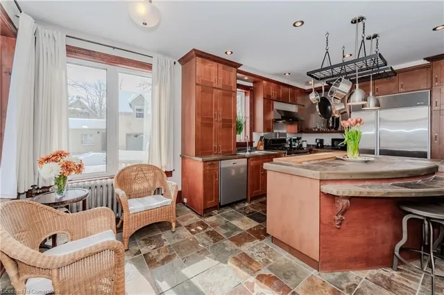 Additional property image - 33 Roland St