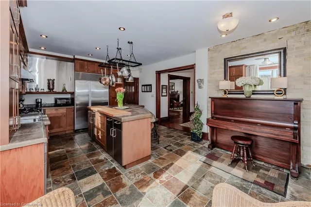 Additional property image - 33 Roland St