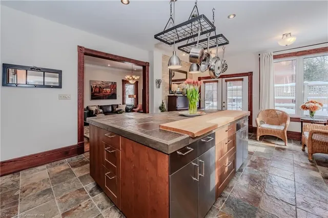 Additional property image - 33 Roland St