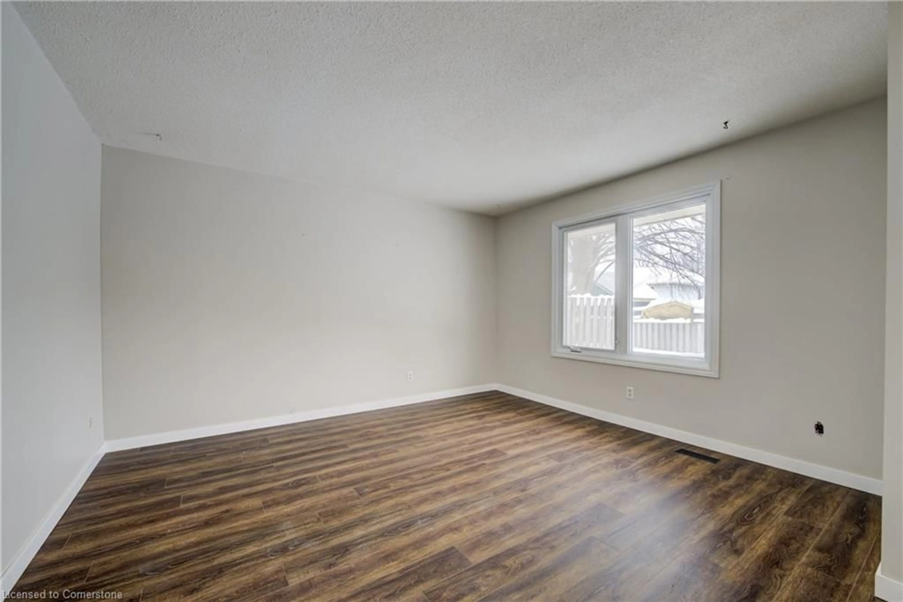 A pic of a room for 375 Kingscourt Dr #16, Waterloo Ontario N2K 3N7