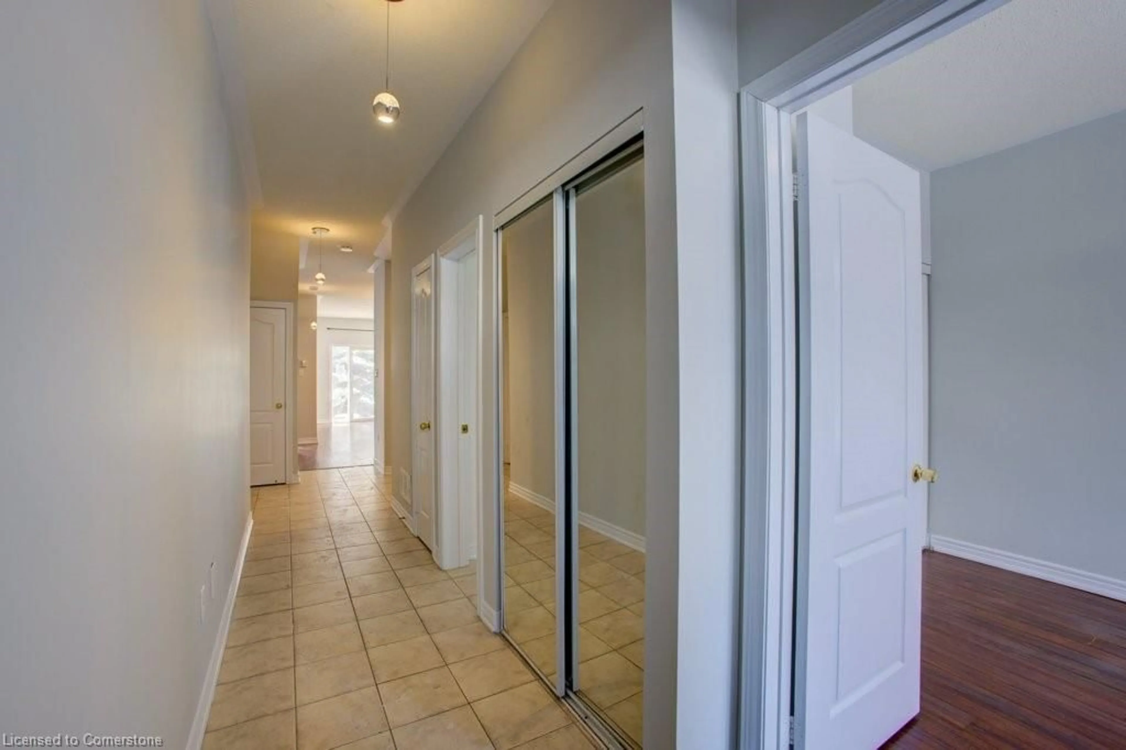 Indoor foyer for 19 Niagara Dr #27, Oshawa Ontario L1G 8G2