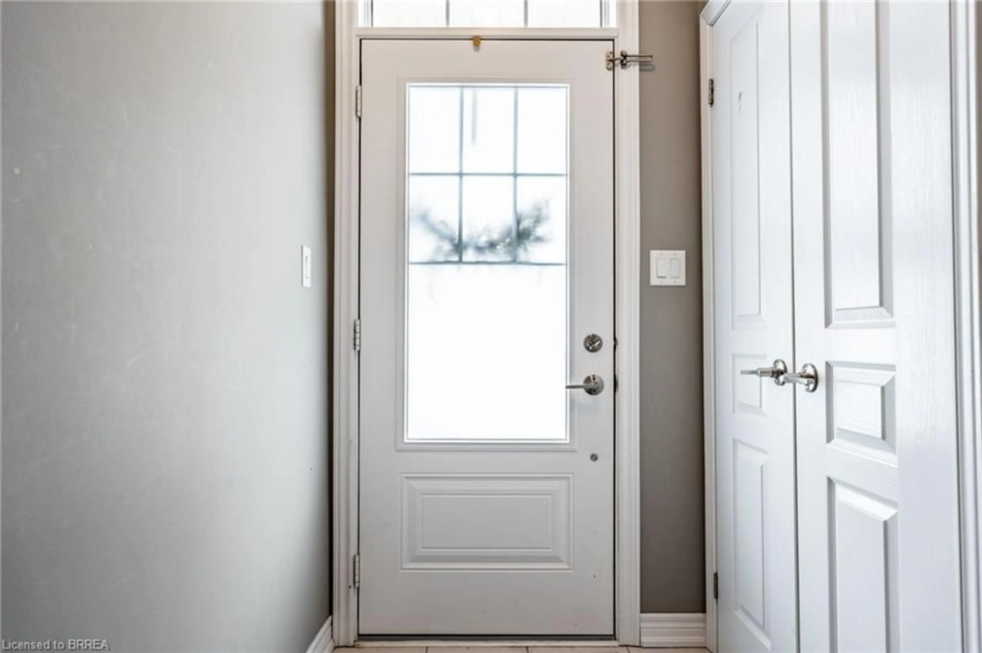 Indoor entryway for 1890 Rymal Rd #157, Hamilton Ontario L0R 1P0