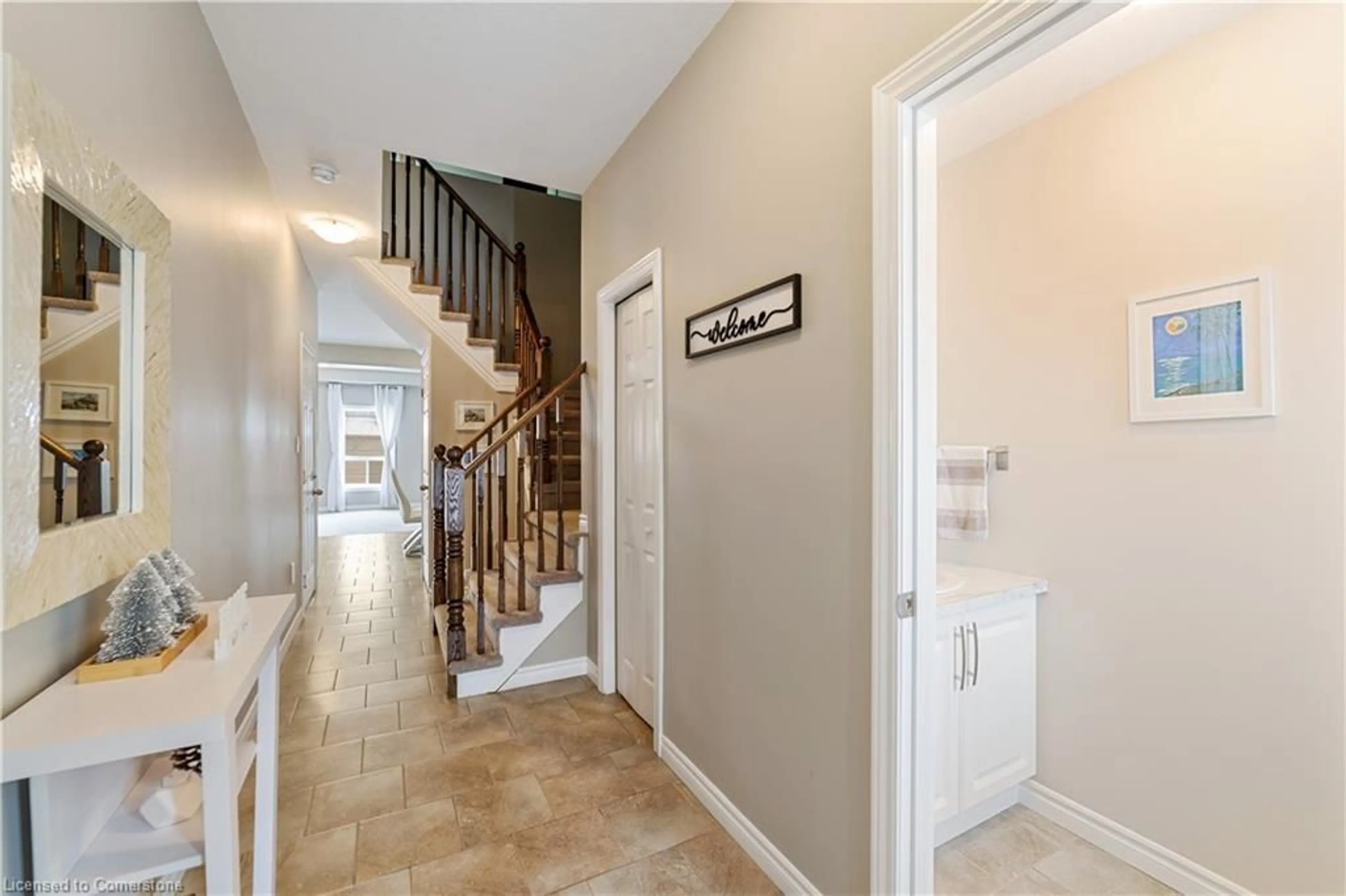 Indoor entryway for 9 Hampton Brook Way #18, Mount Hope Ontario L0R 1W0