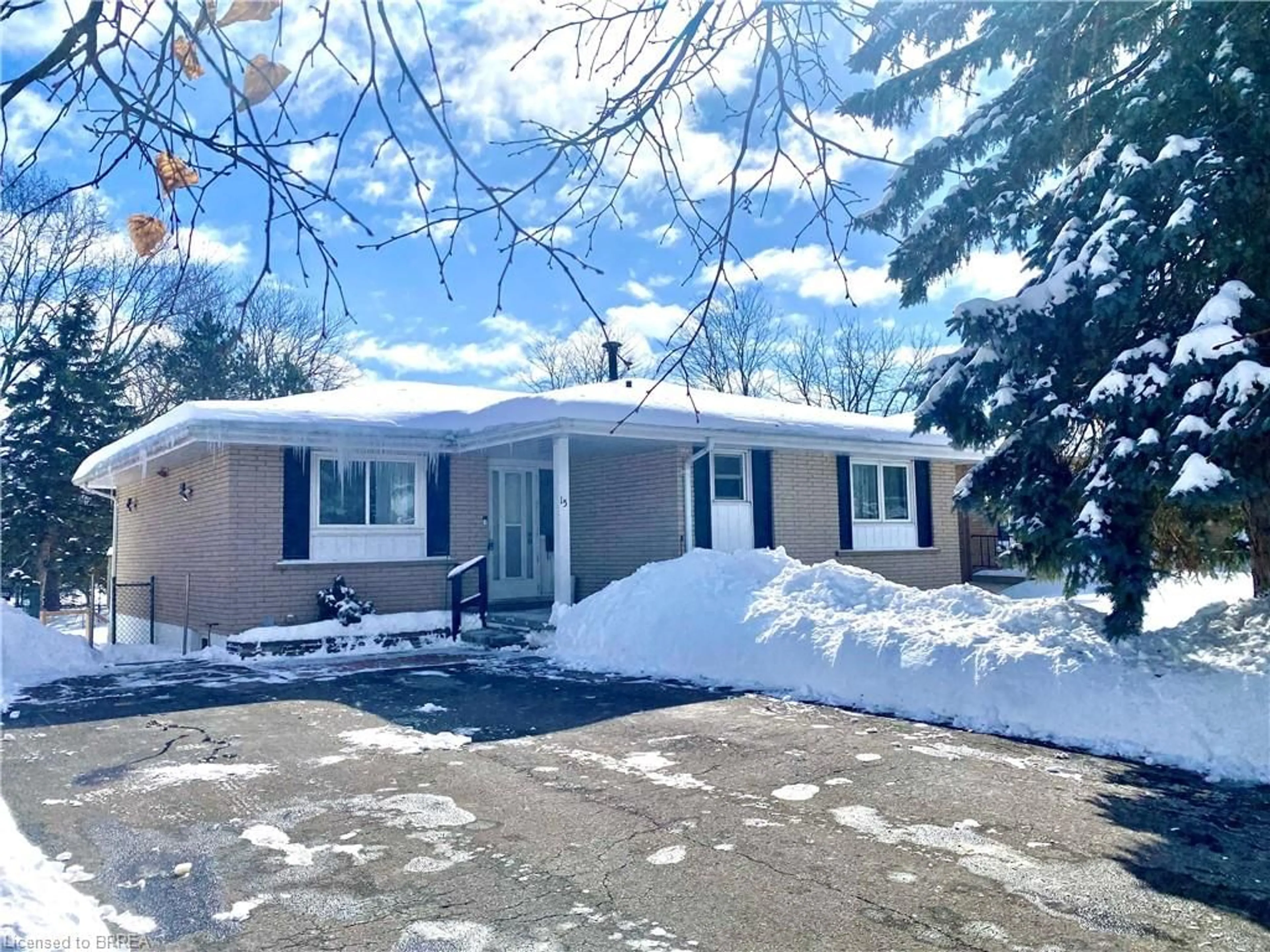 Unknown for 15 Winding Way, Brantford Ontario N3R 3R1