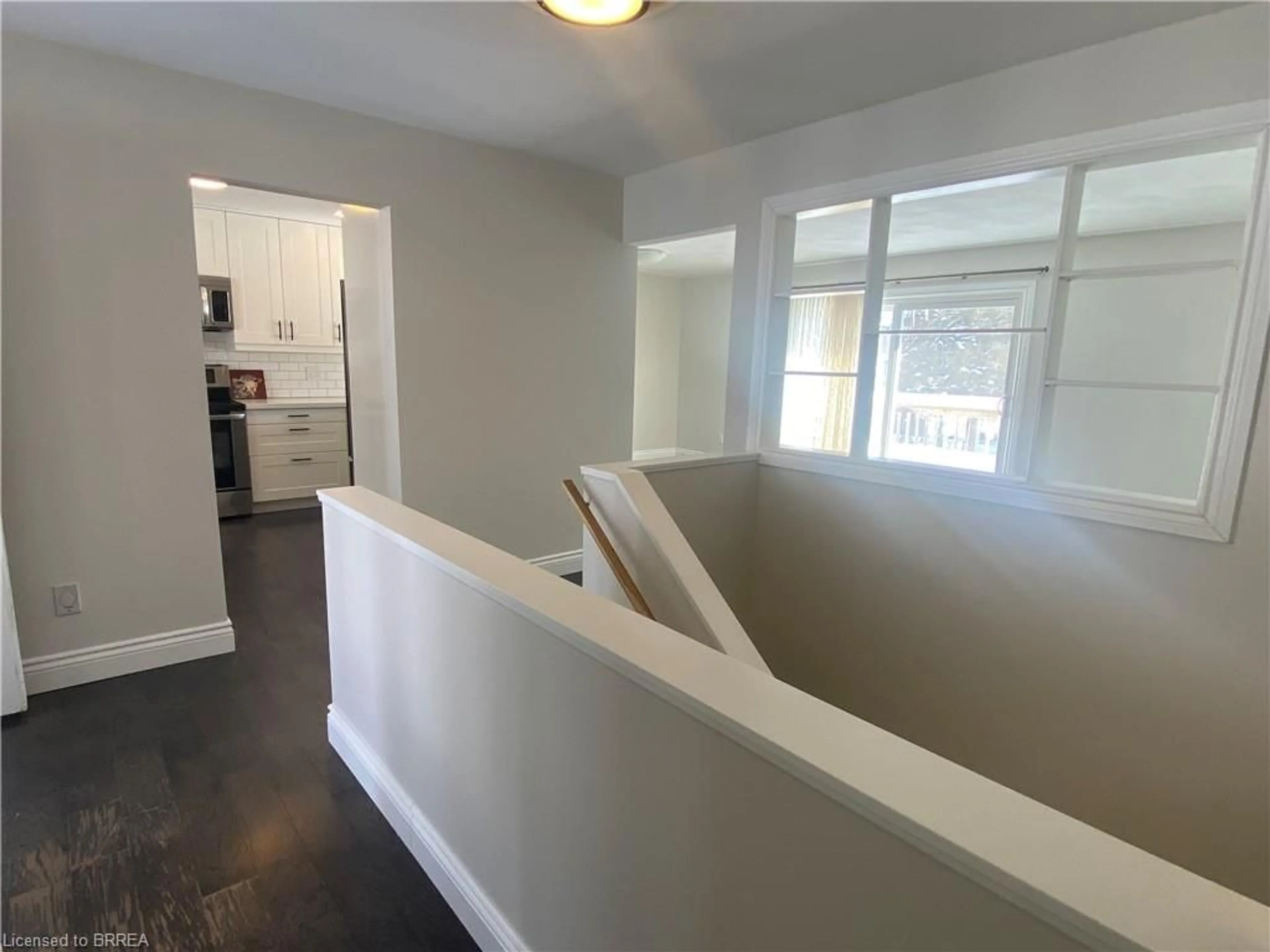 A pic of a room for 15 Winding Way, Brantford Ontario N3R 3R1
