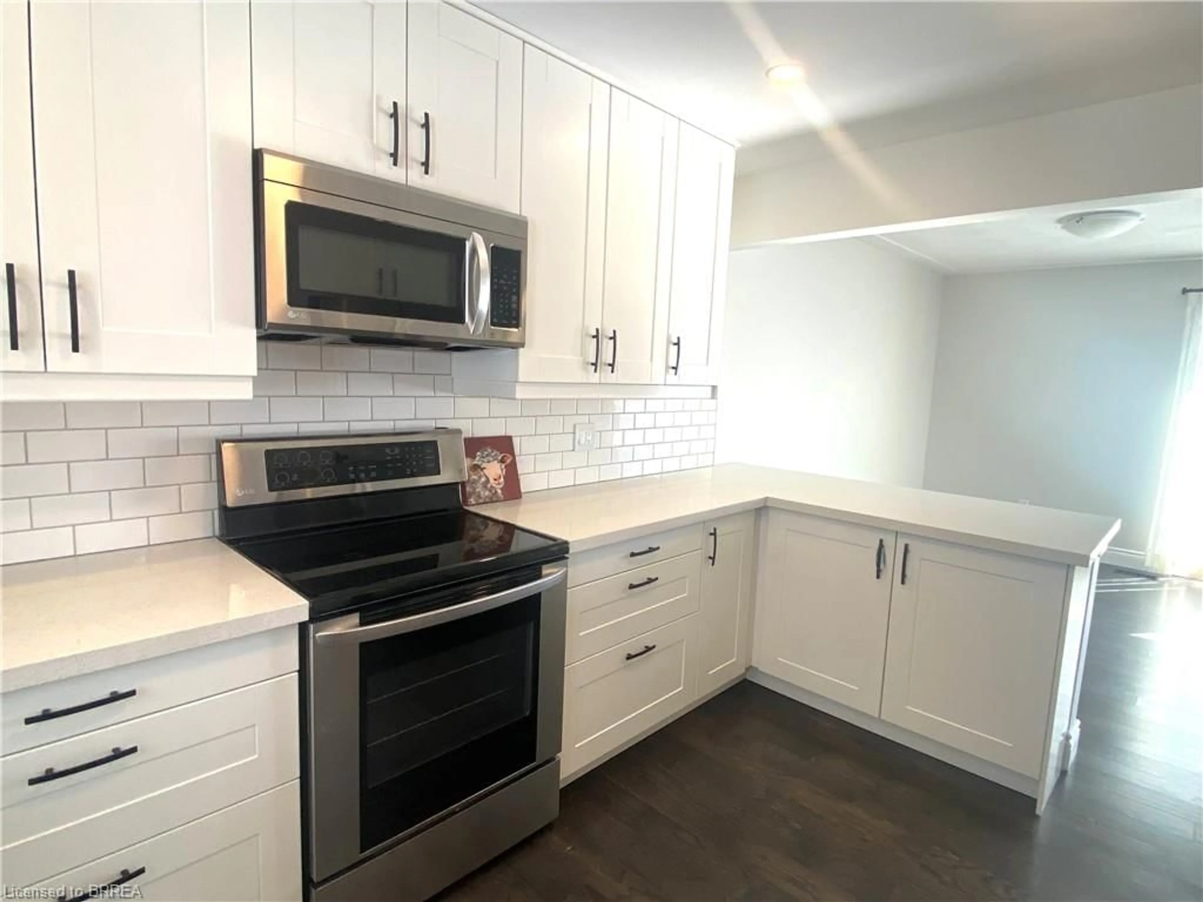Standard kitchen, ceramic/tile floor for 15 Winding Way, Brantford Ontario N3R 3R1