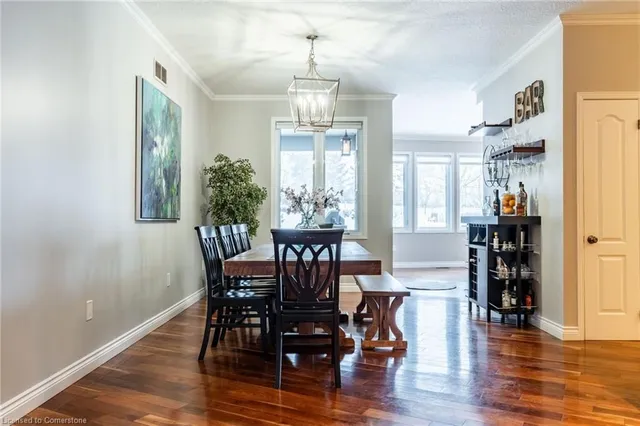 Additional property image - 715 Robson Rd