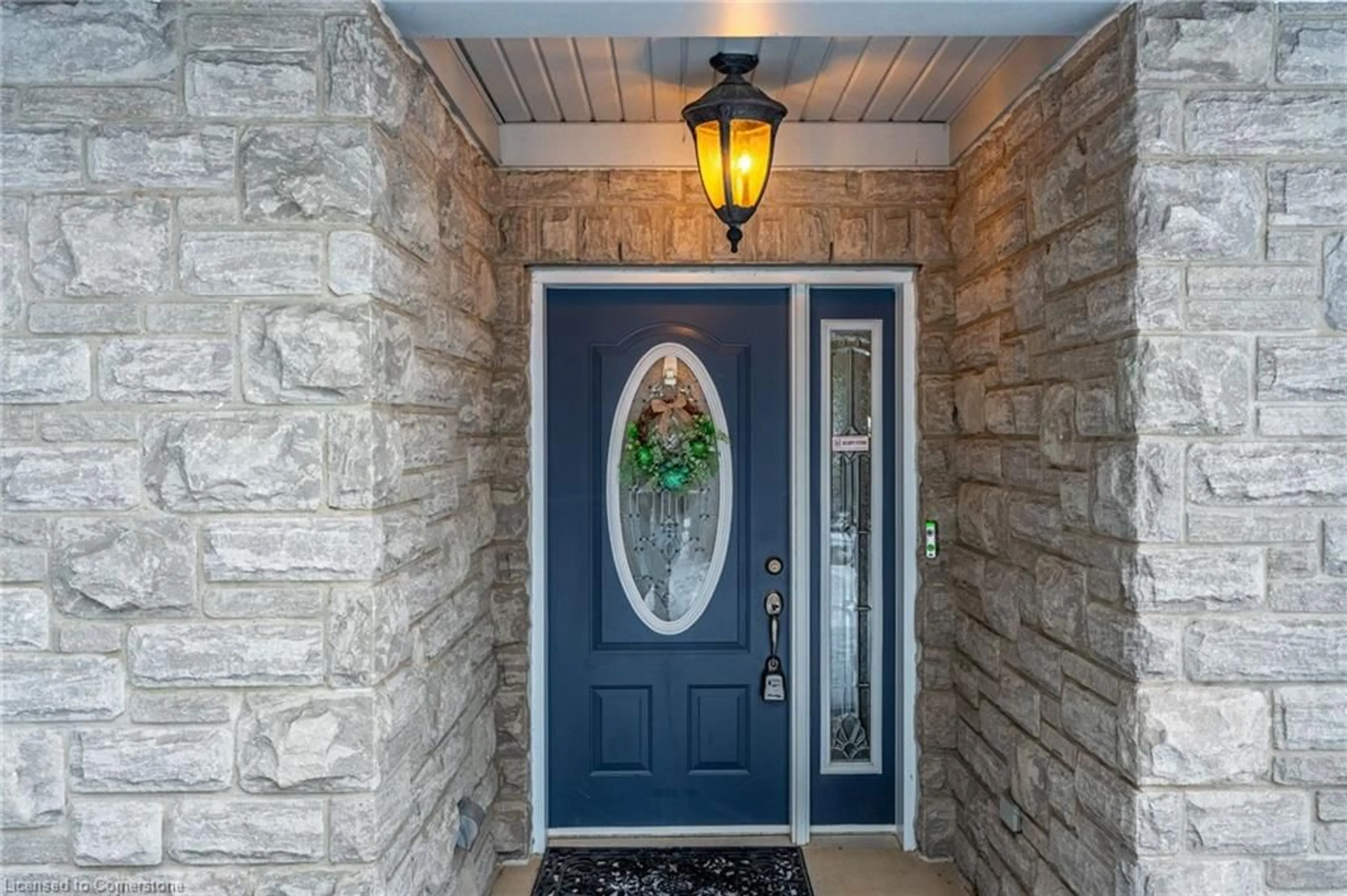 Indoor entryway for 715 Robson Rd, Waterdown Ontario L8B 1H2