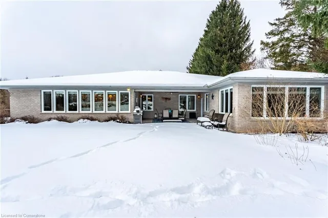 Additional property image - 715 Robson Rd