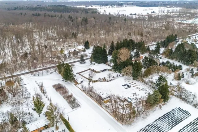 Additional property image - 715 Robson Rd