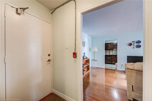 Additional property image - 1100 Courtland Ave Unit 208