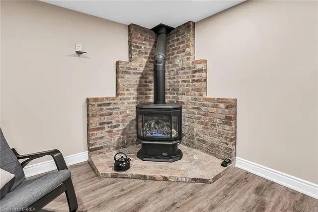 Additional property image - 16 Hillsdale Crt