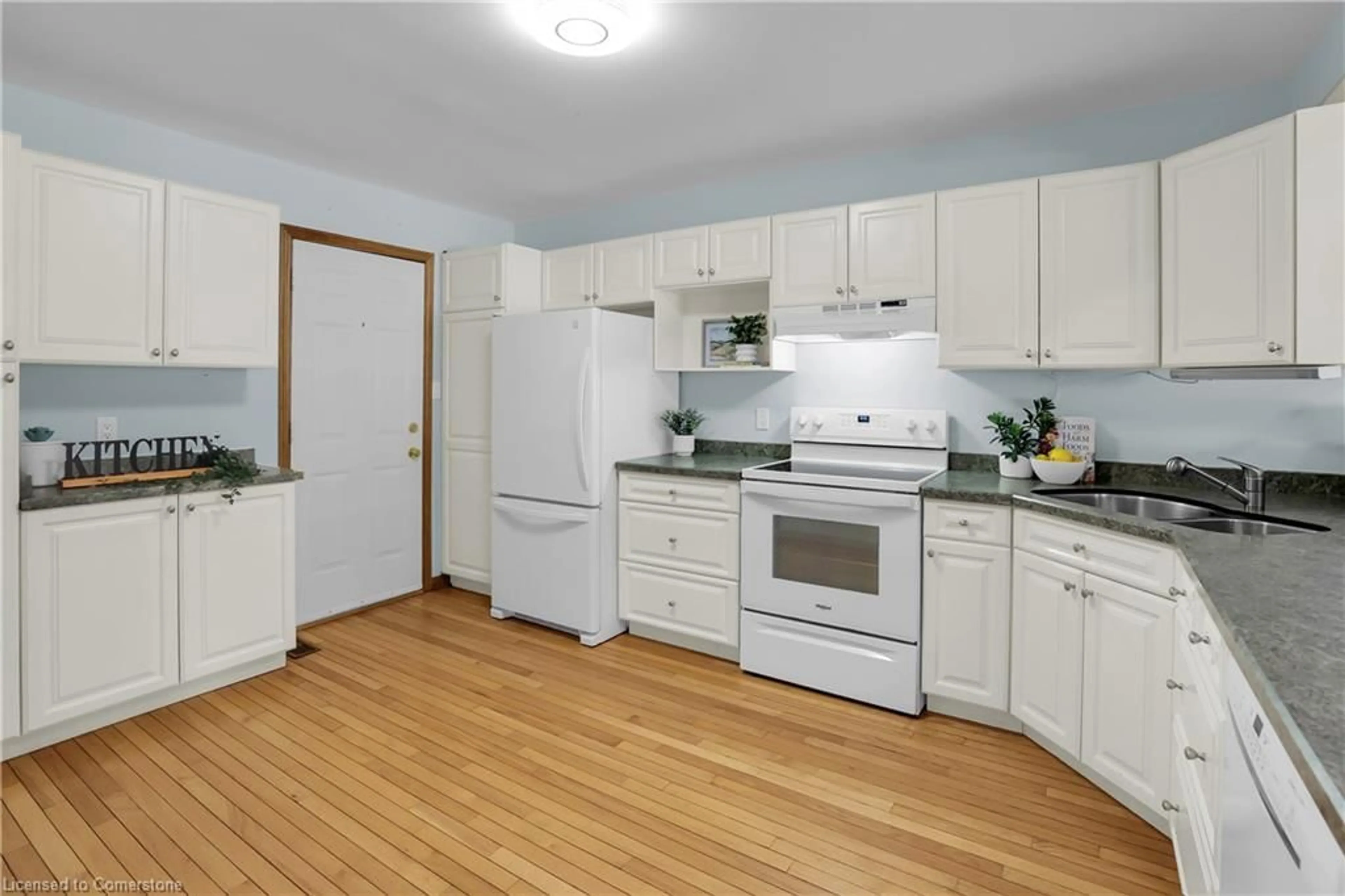 Standard kitchen, unknown for 4093 John Charles Blvd, Vineland Ontario L0R 2C0