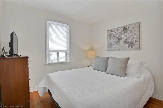 Additional property image - 218 East 44th St