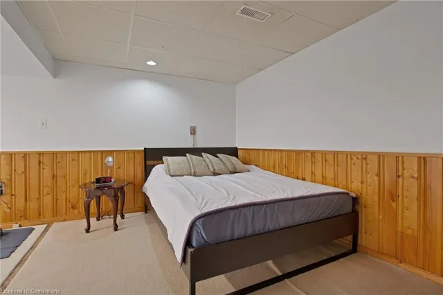 Additional property image - 218 East 44th St