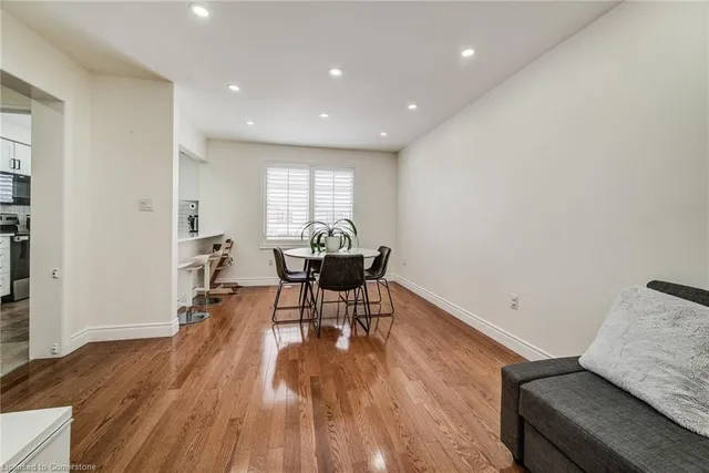 Additional property image - 599 Speyer Cir