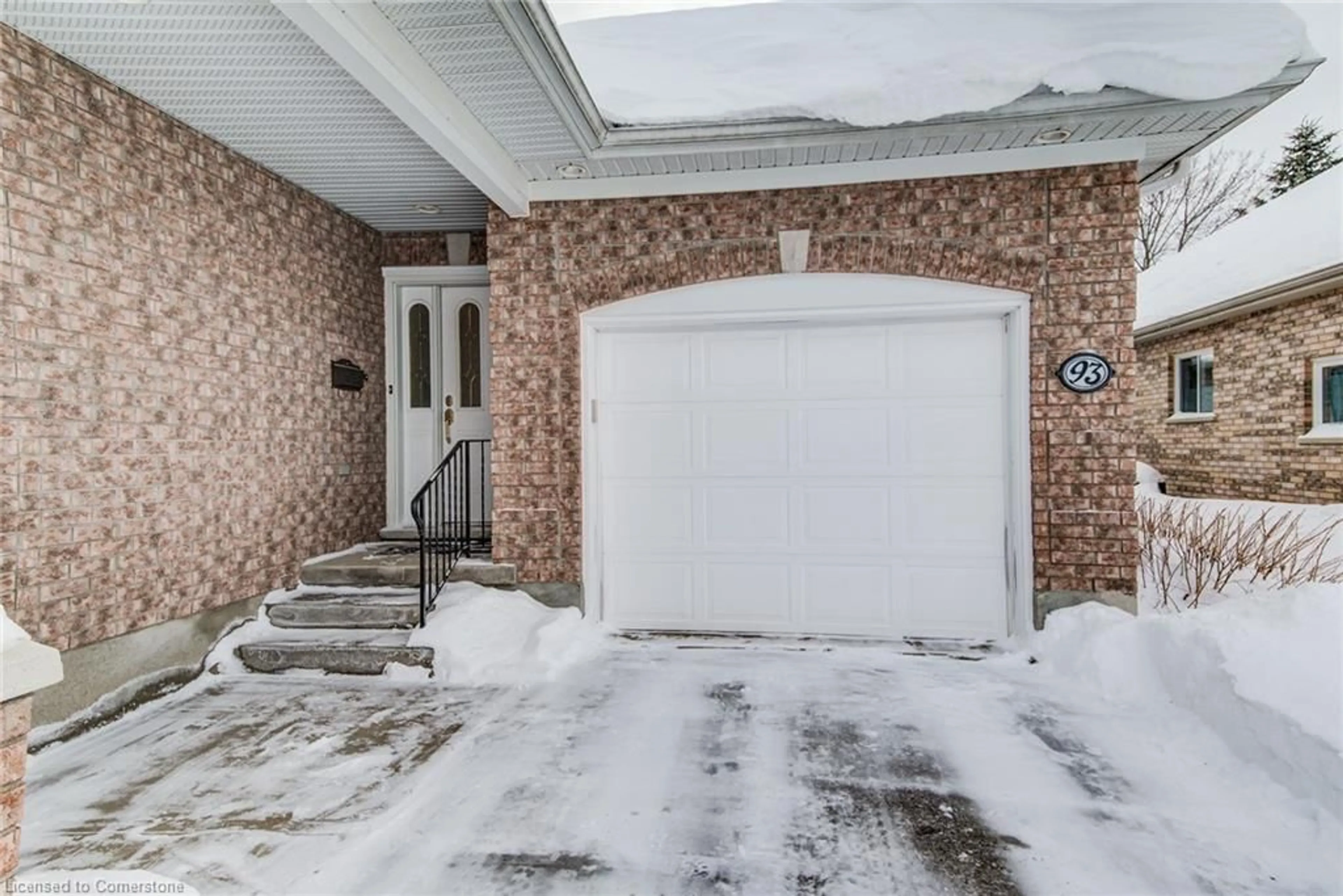 Indoor entryway for 93 Basswood Dr, Guelph Ontario N1G 4X7