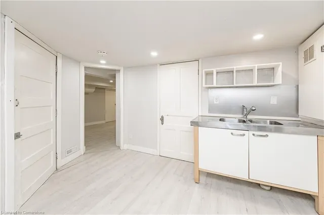 Additional property image - 388 Wilson St