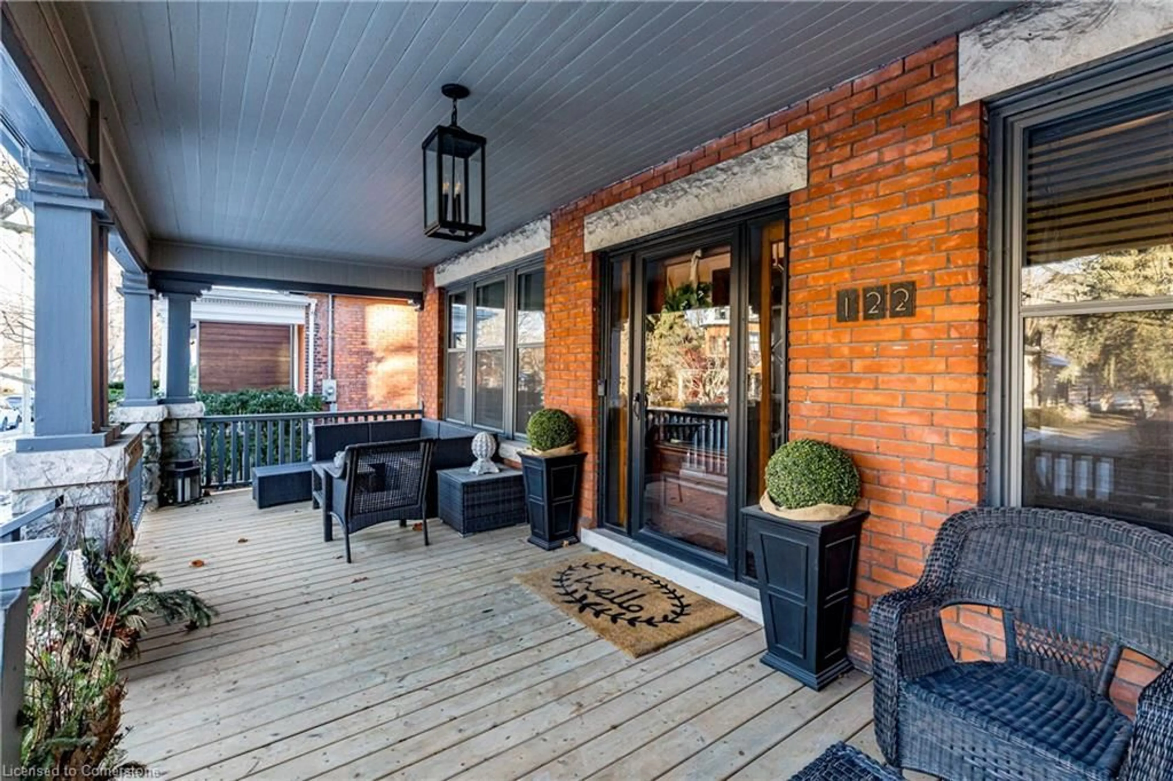 Patio, street for 122 Melville St, Dundas Ontario L9H 2A5