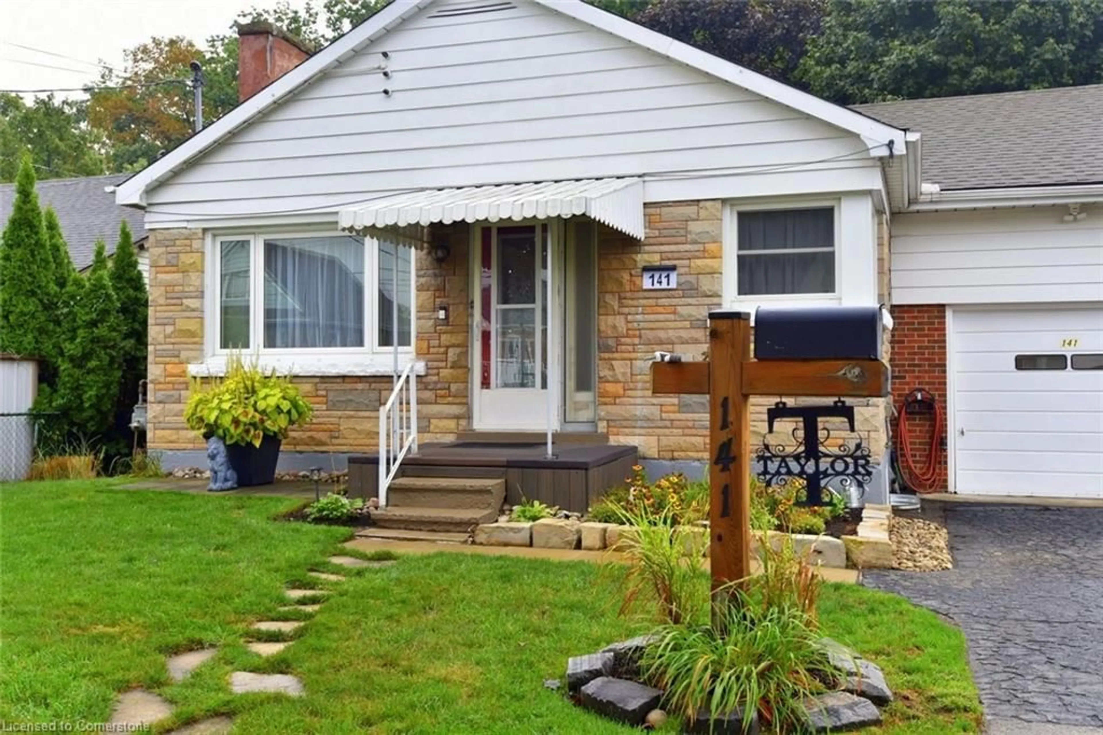 Patio, street for 141 Reid Ave, Hamilton Ontario L8K 3V4