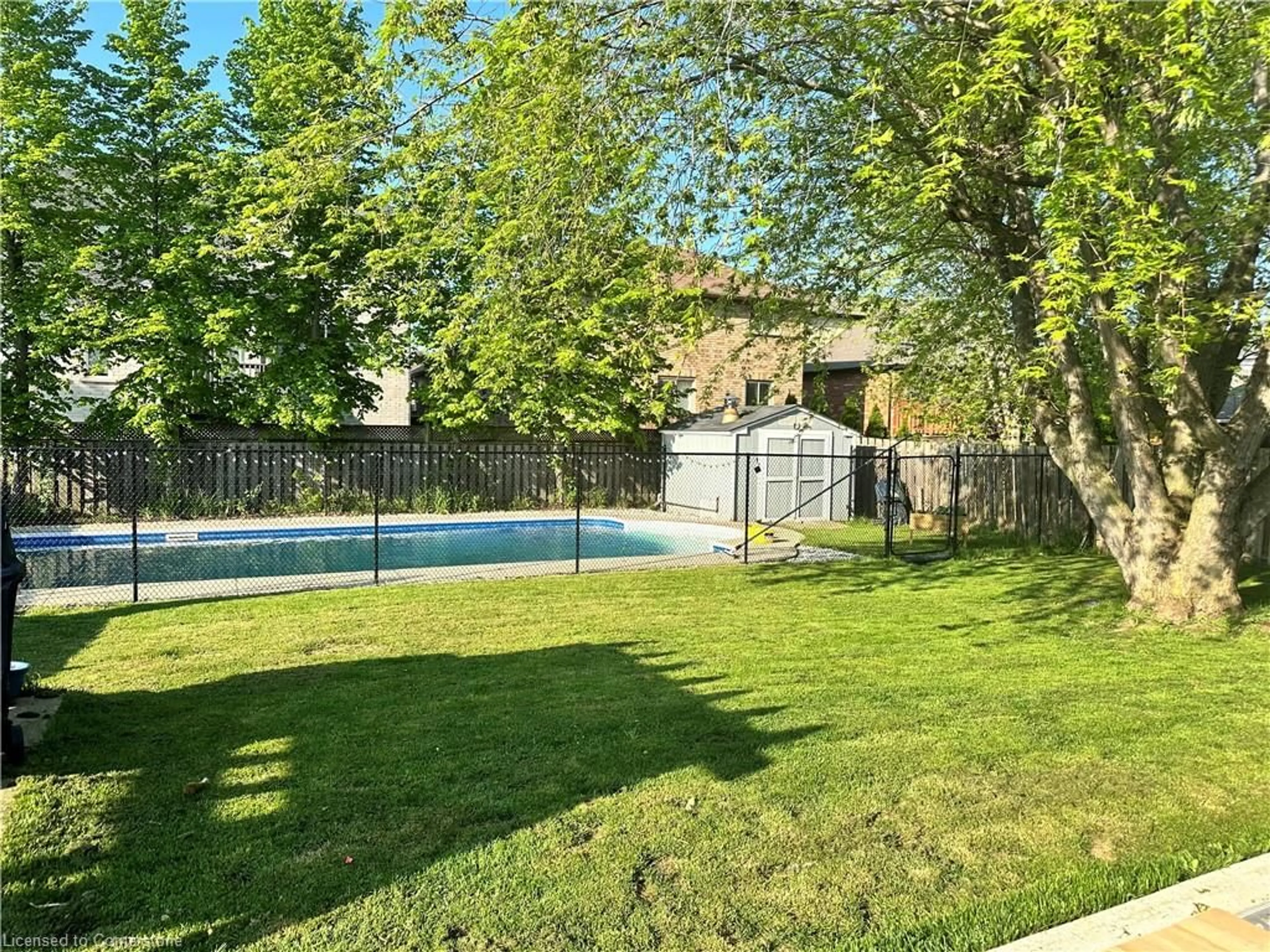 Pool for 1300 Barton St, Stoney Creek Ontario L8E 5L4