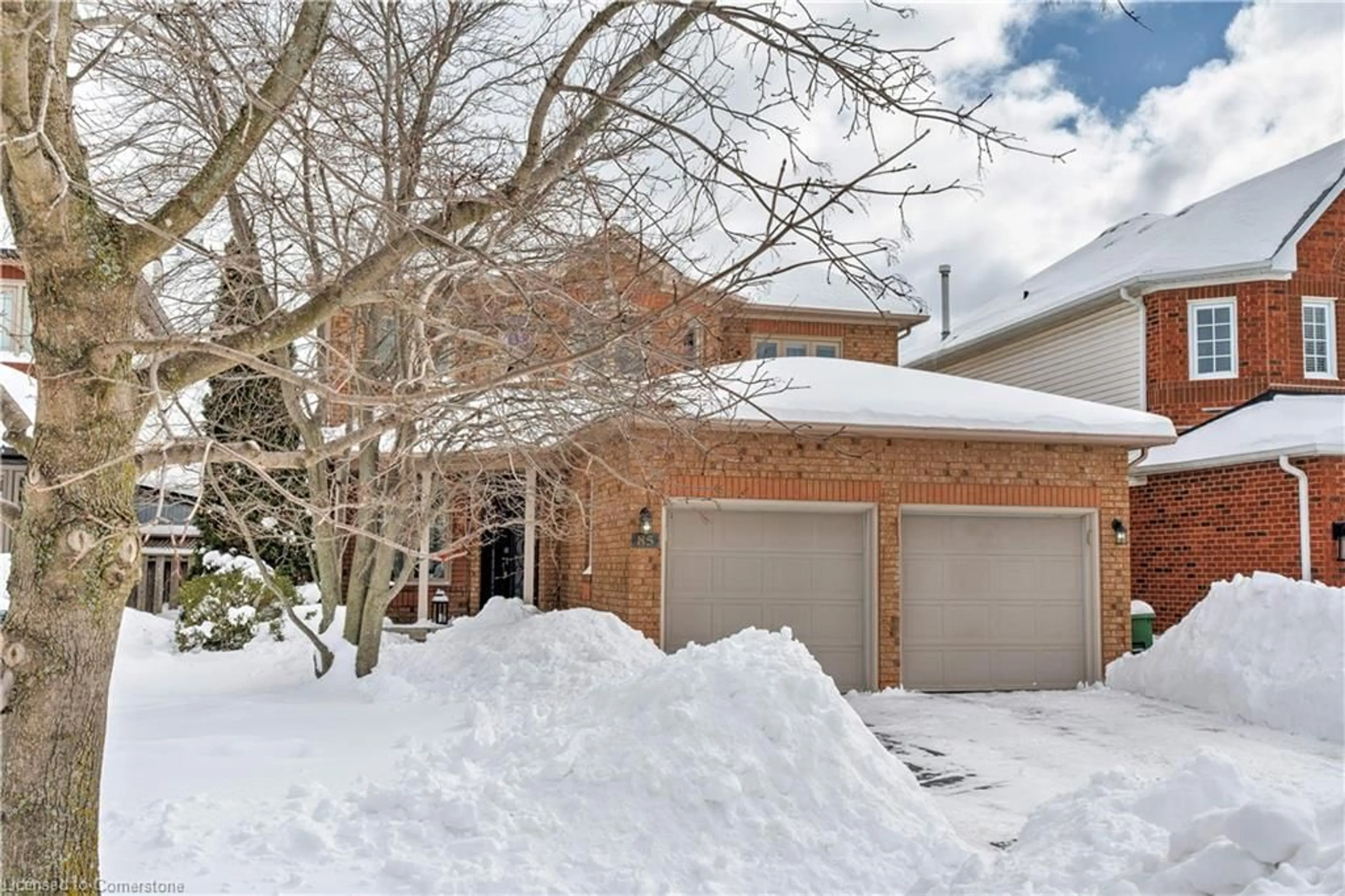 Home with brick exterior material, street for 85 Chatsworth Cres, Waterdown Ontario L8B 0N7