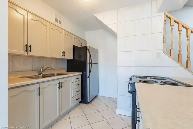 Additional property image - 10 John St Unit 605