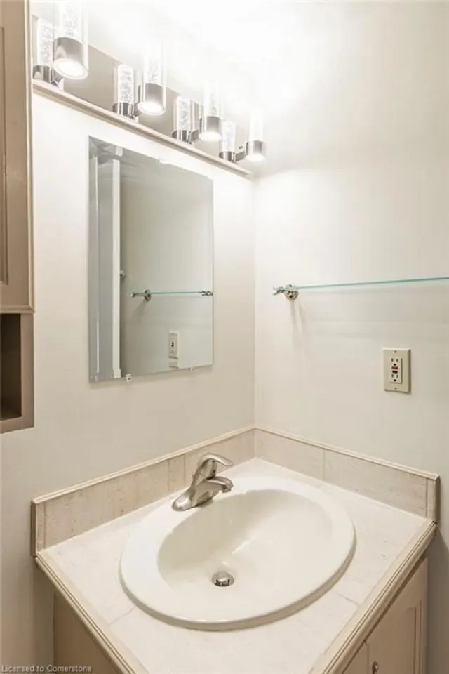 Additional property image - 10 John St Unit 605